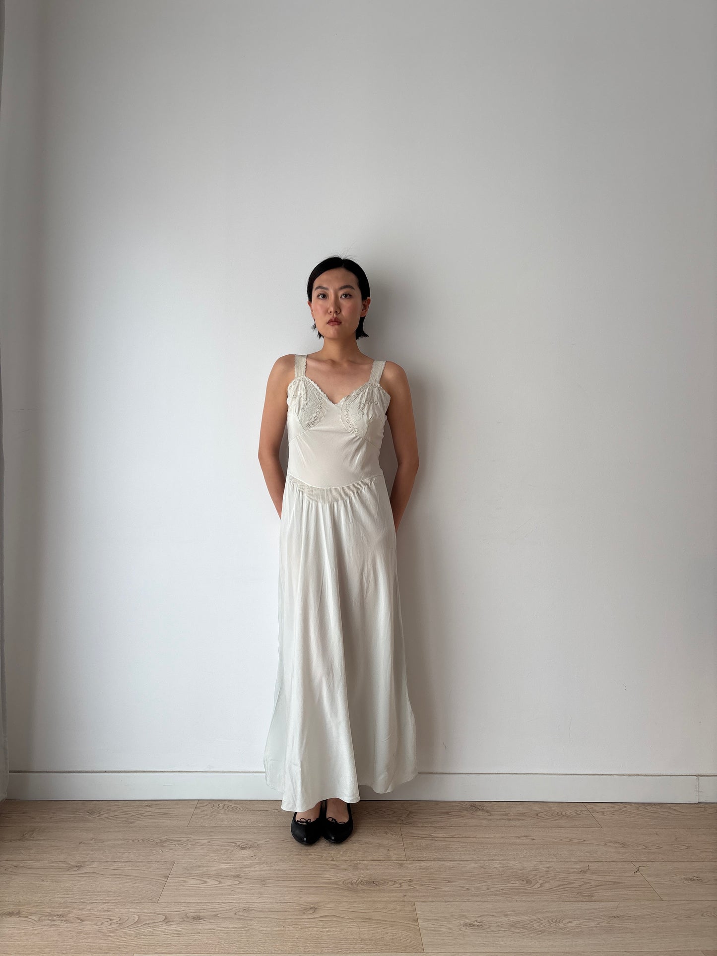 Antique 1930s mint light green pure silk crepe bias cut nightdress