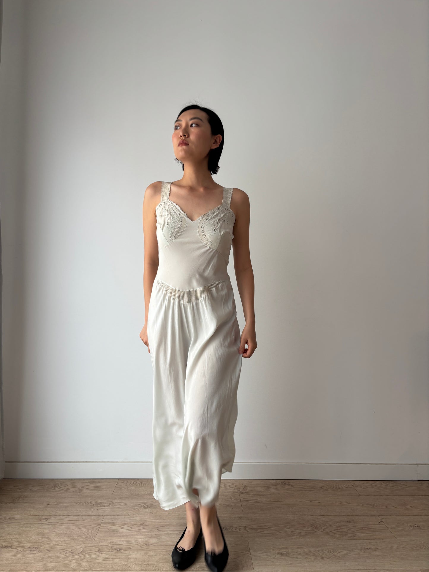 Antique 1930s mint light green pure silk crepe bias cut nightdress