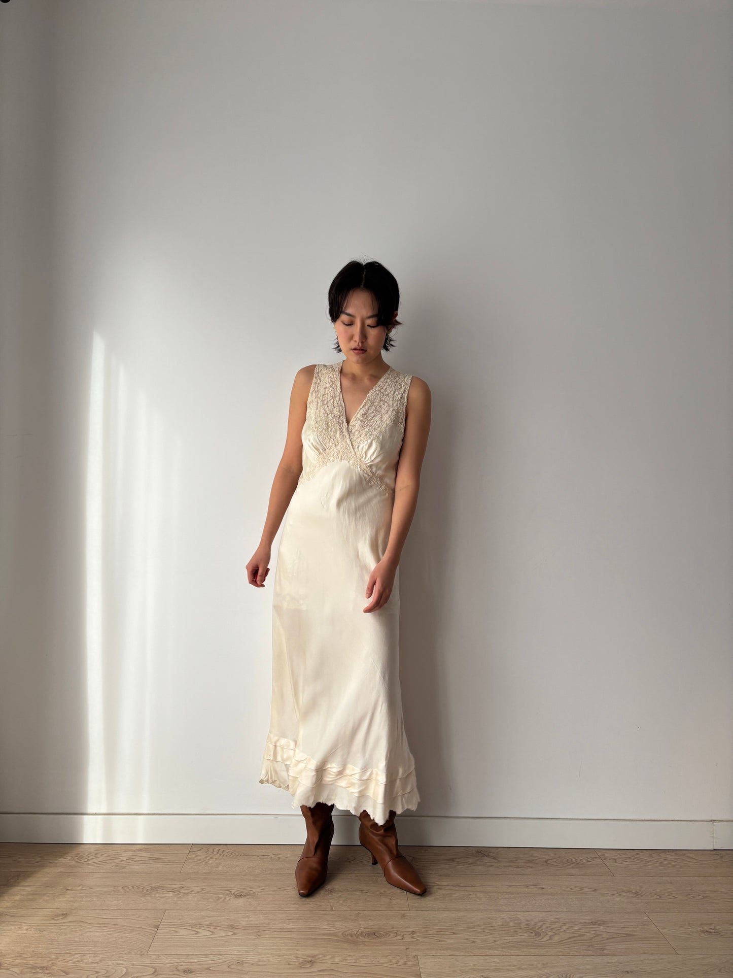 1930s Vintage Silk Lace Bridal Romantic Lace Dress