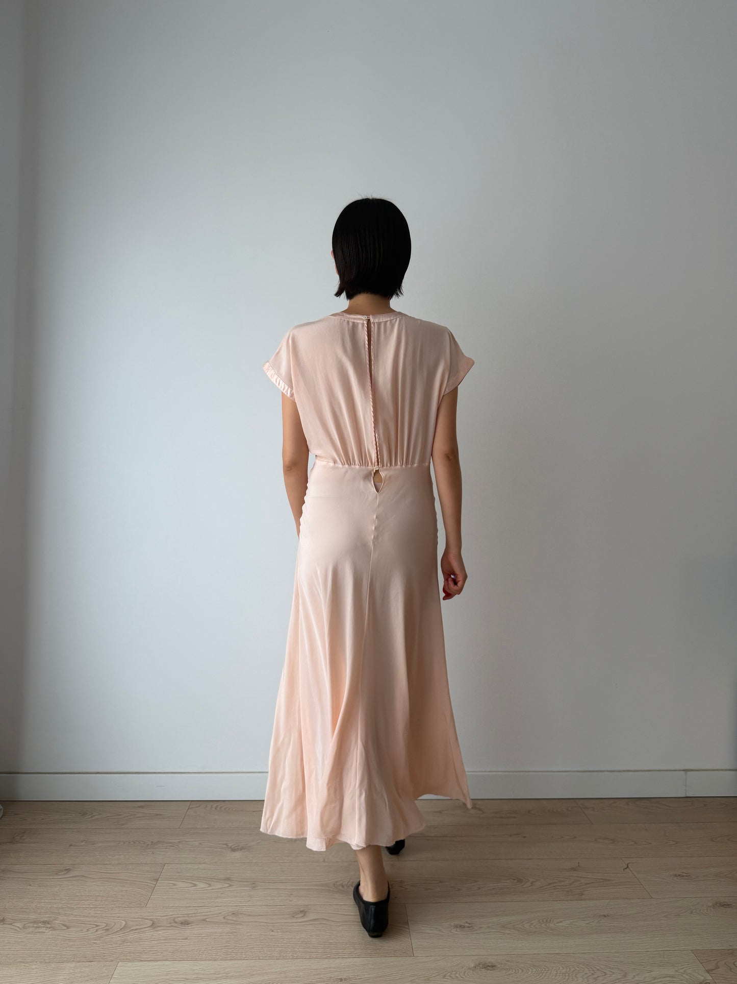 Vintage 1950s Pale Pink Satin Nightgown With Bow