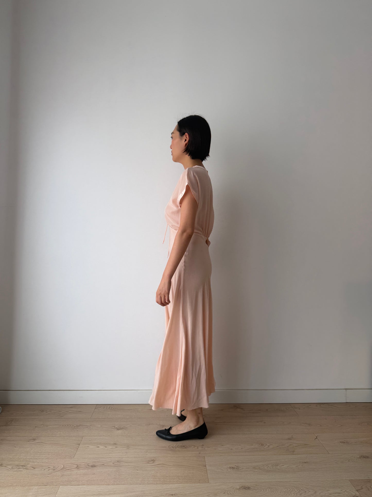 Vintage 1950s Pale Pink Satin Nightgown With Bow