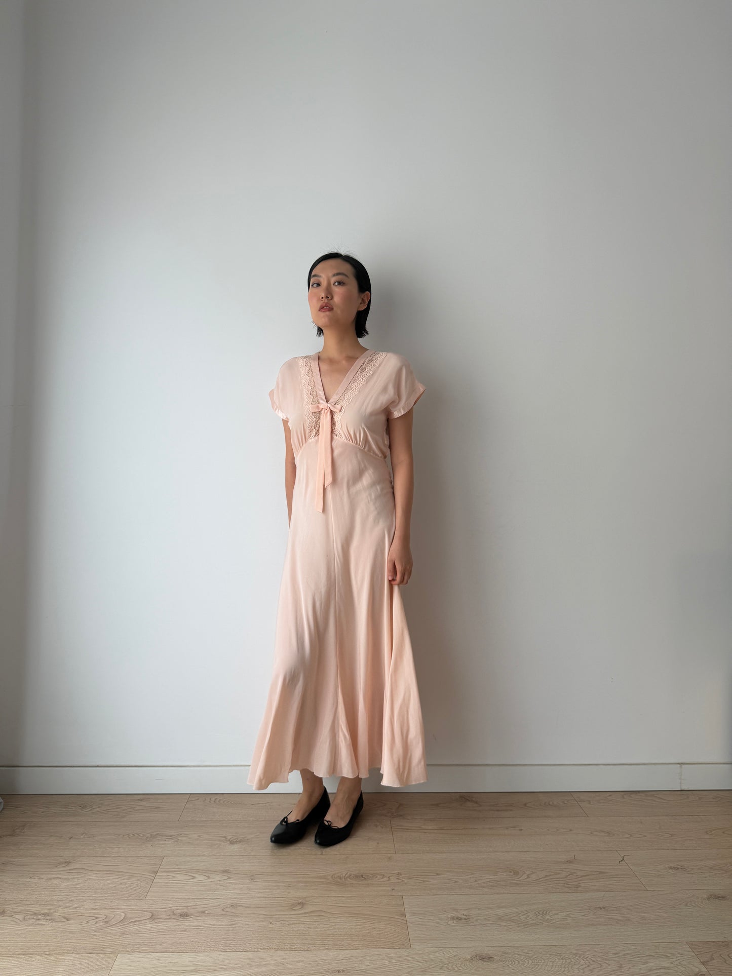 Vintage 1950s Pale Pink Satin Nightgown With Bow