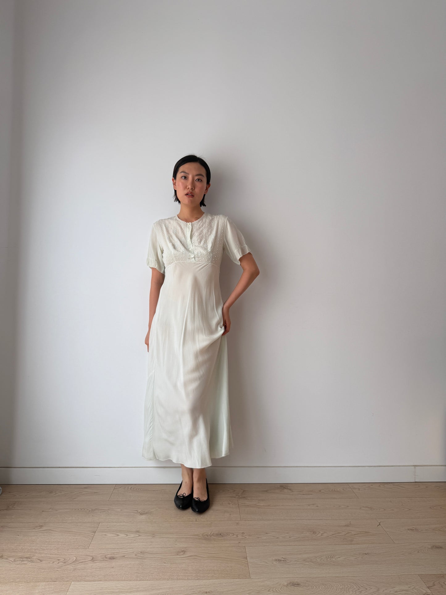 Mint 1950s floral embroidery pure silk crepe nightdress with bias cut