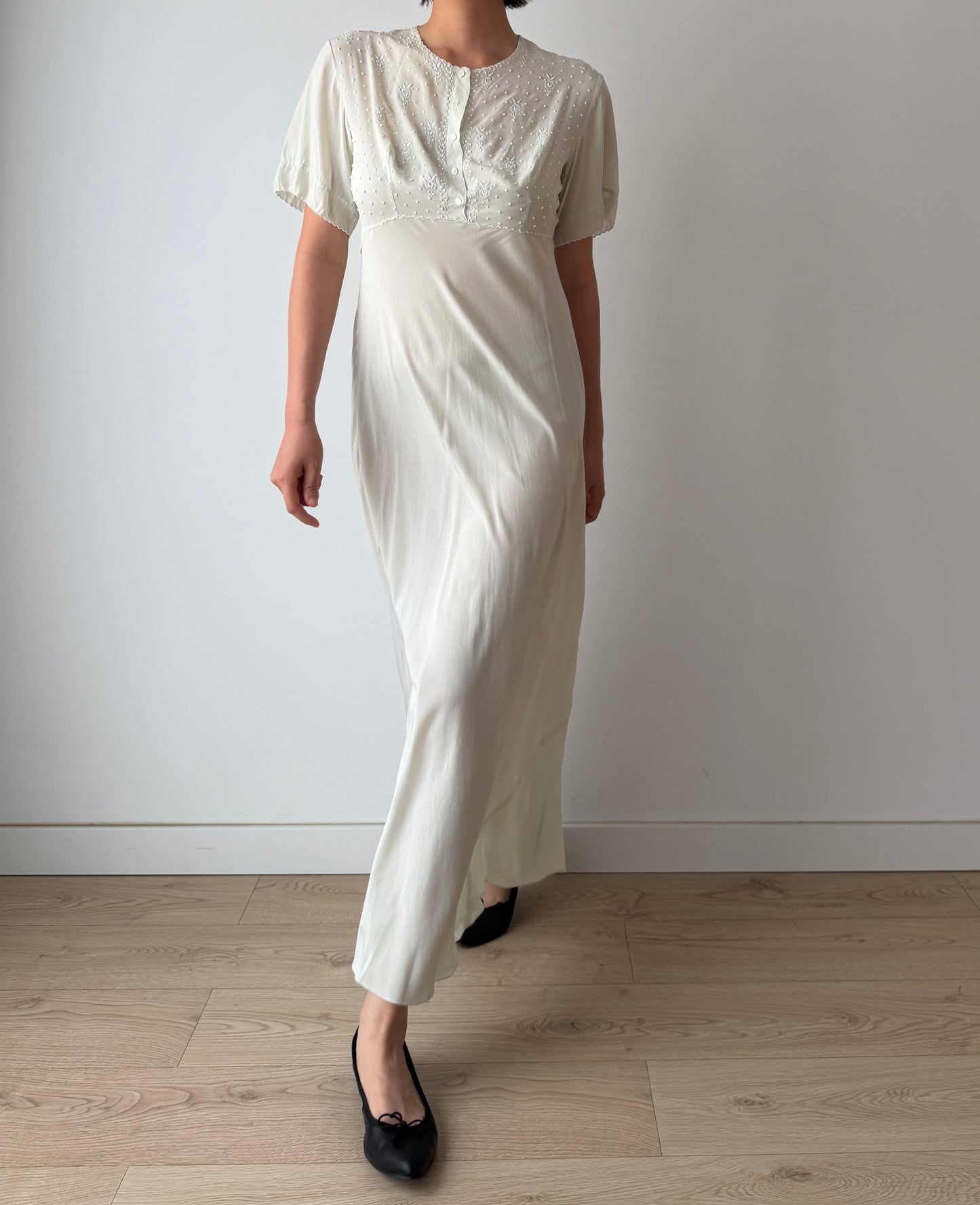 Mint 1950s floral embroidery pure silk crepe nightdress with bias cut
