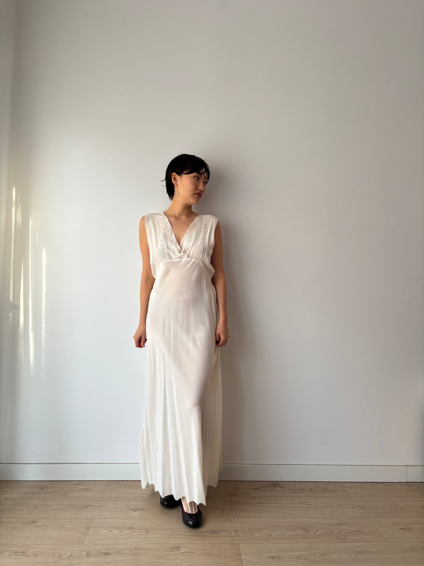 1940s pure silk nightgown with embroidery
