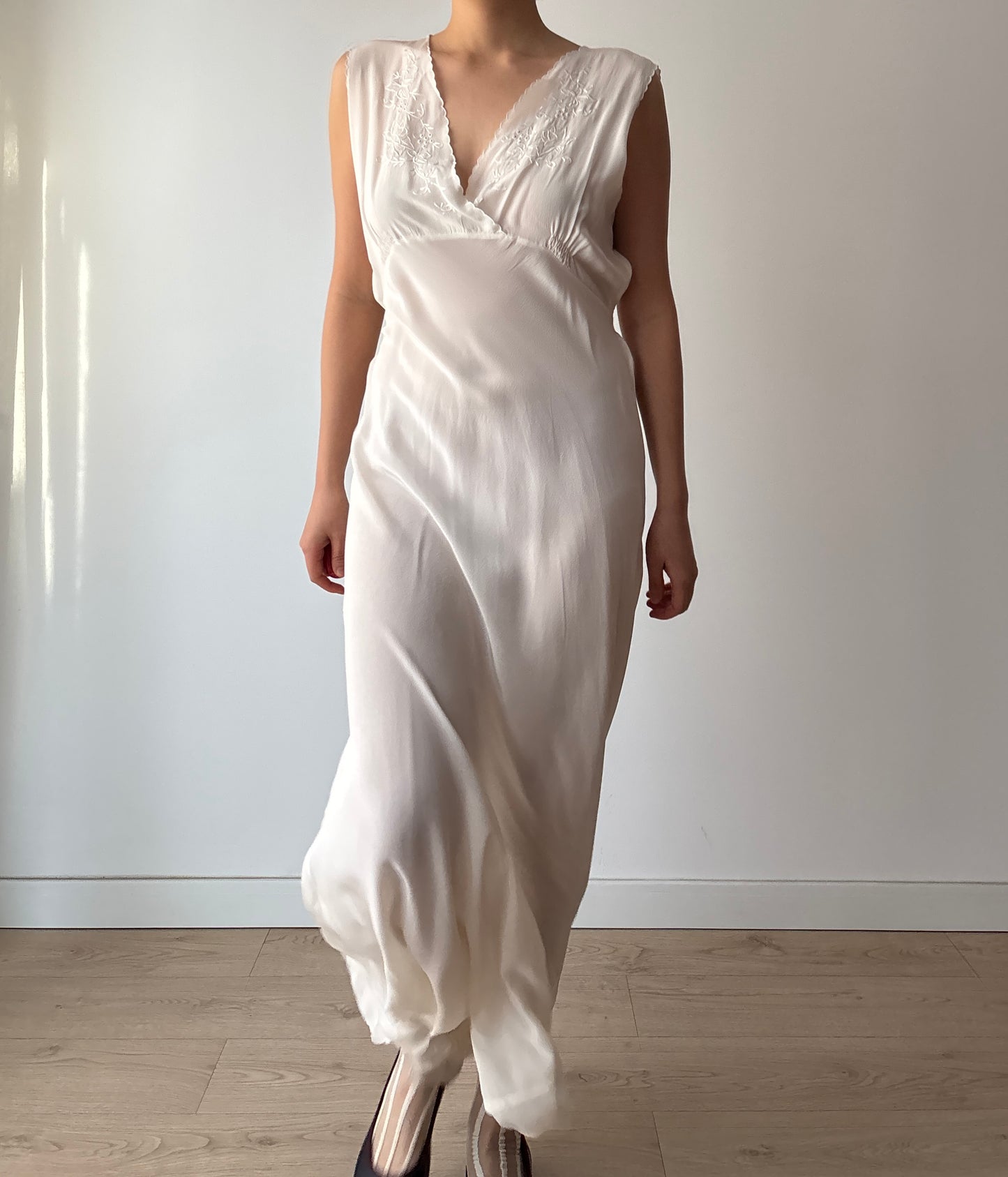 1940s pure silk nightgown with embroidery