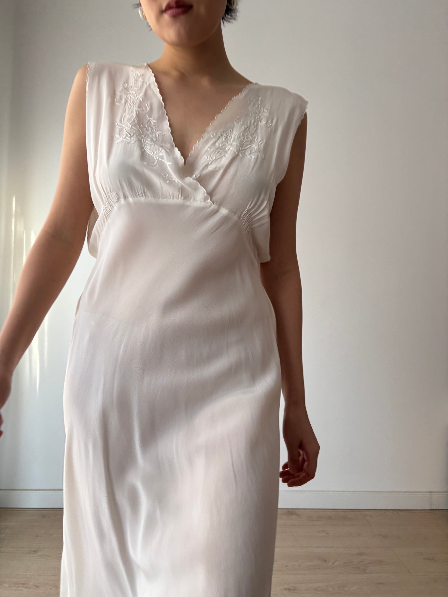 1940s pure silk nightgown with embroidery