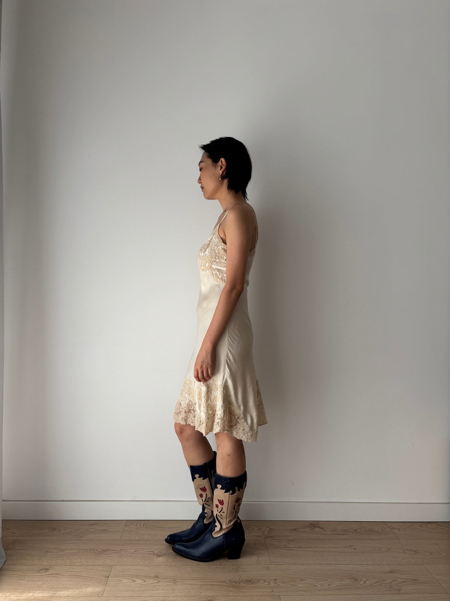 1930s Antique White Beige Rich Lace Liquid Silk Slip dress, Vintage lace mini dress