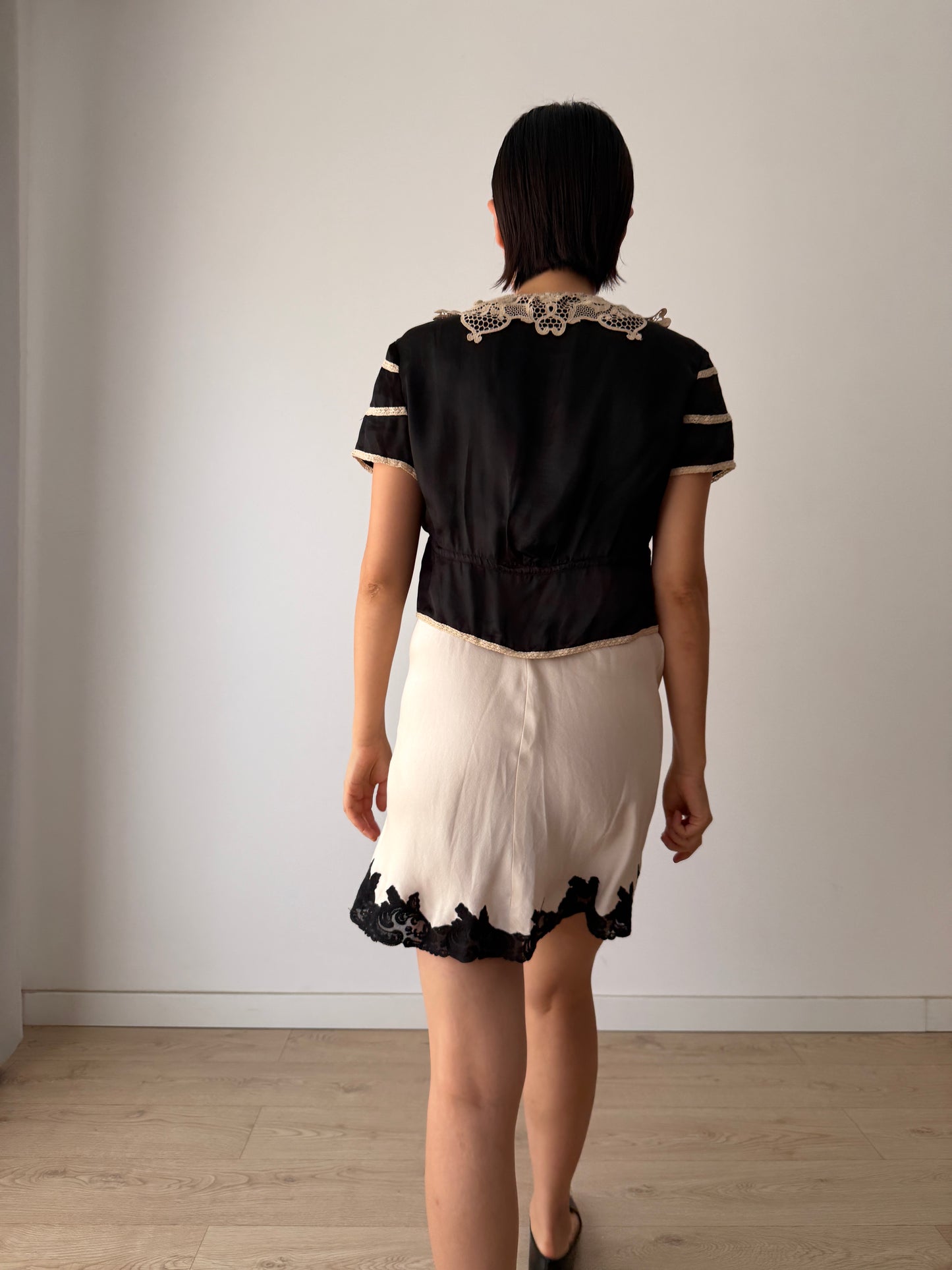 Vintage Black Pure Silk Lace Bed Jacket With Ribbon Closure