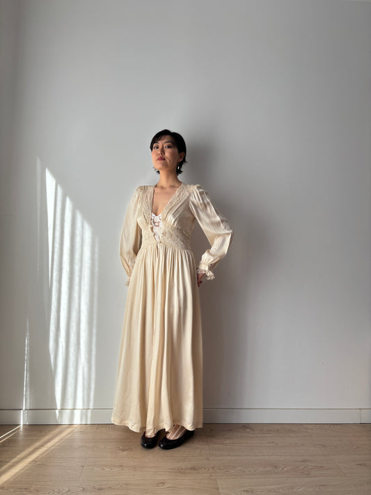 1930s French Lace Negligee: Silk & Lace Bridal Robe