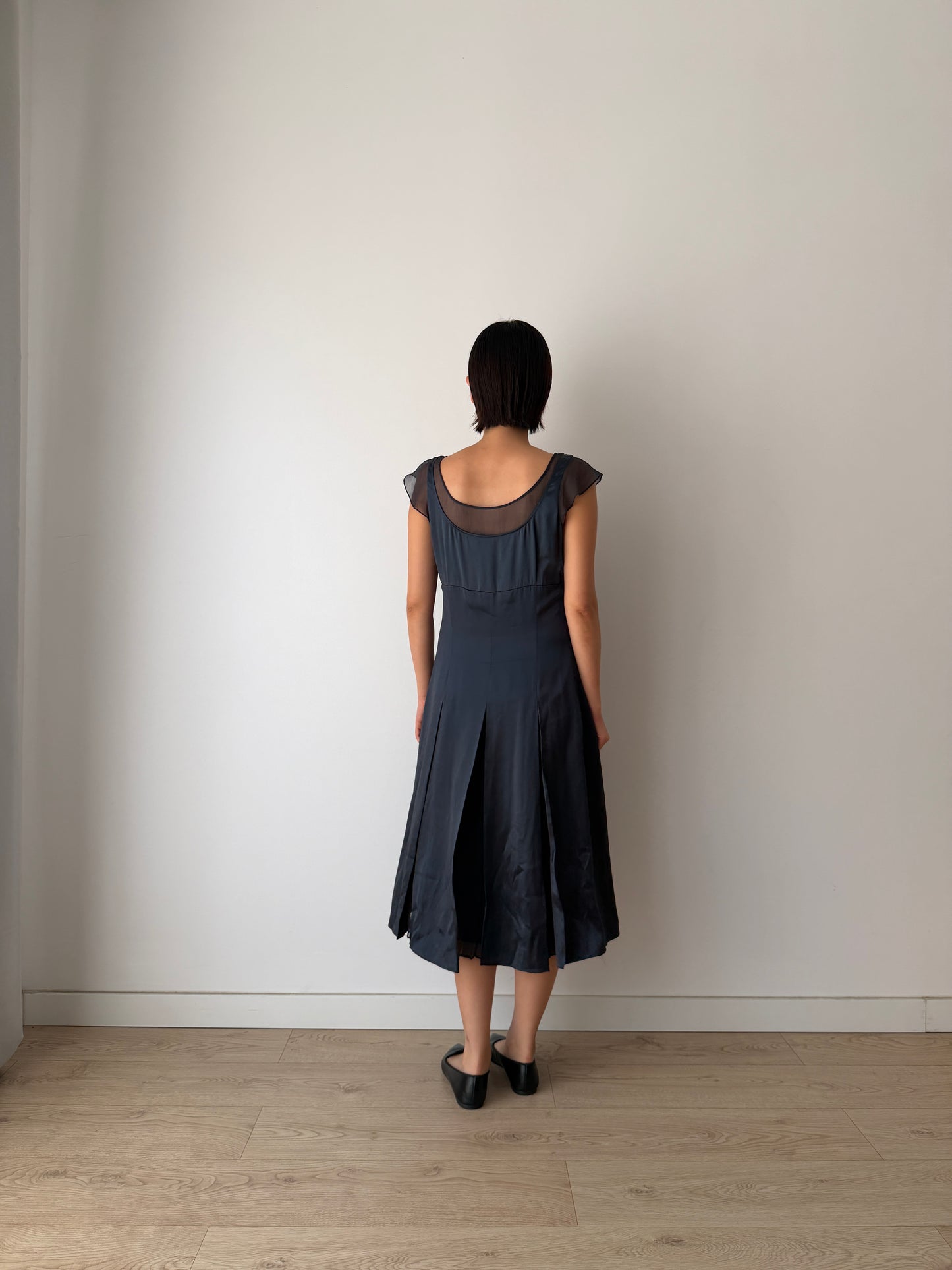 Vintage 90s Chic Y2K dark blue pure silk midi dress