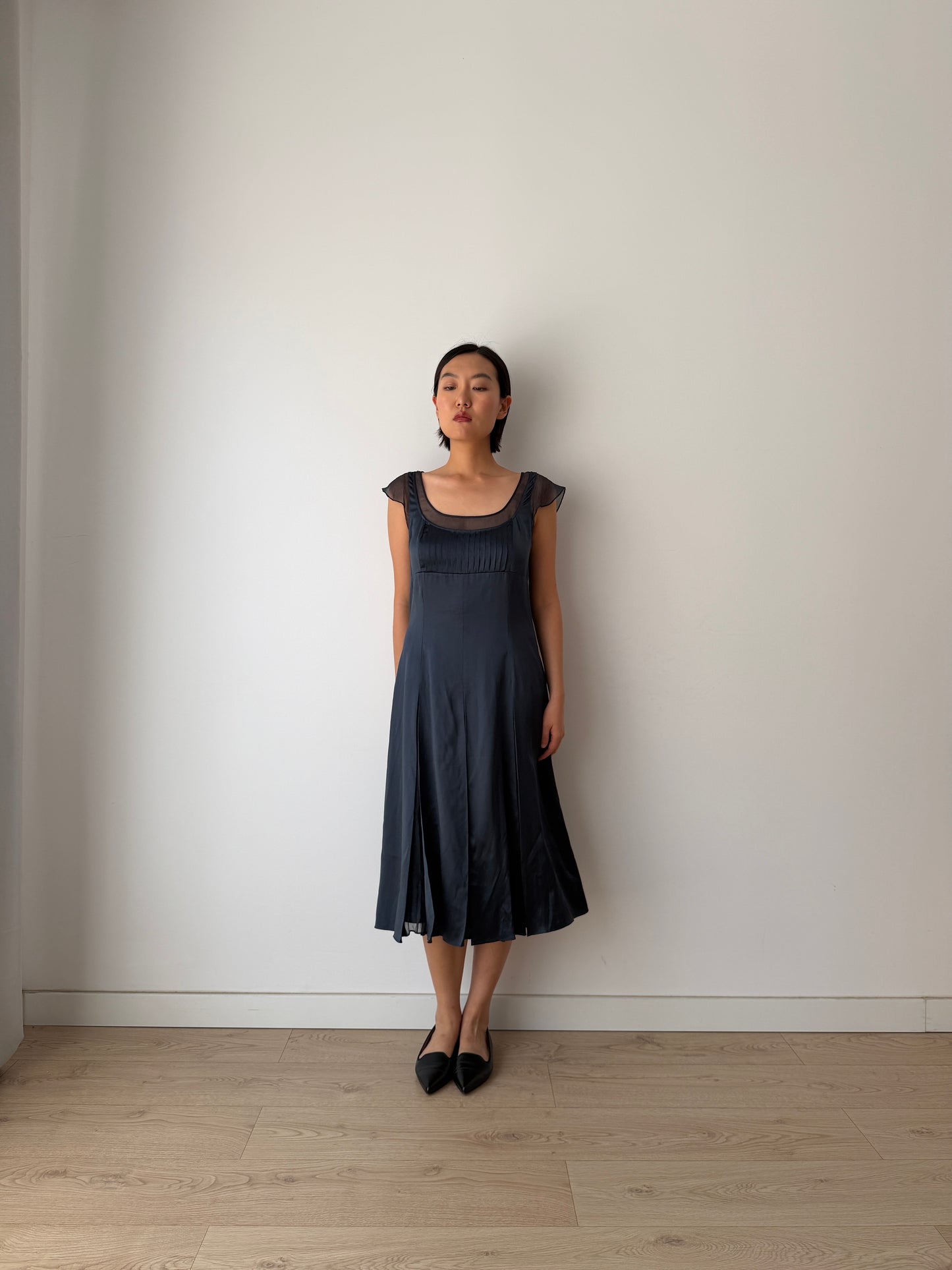 Vintage 90s Chic Y2K dark blue pure silk midi dress