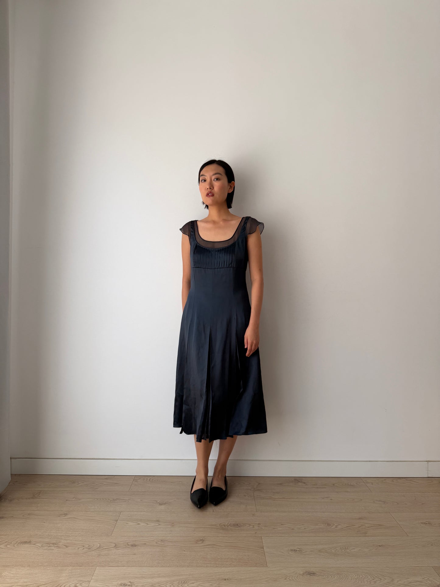 Vintage 90s Chic Y2K dark blue pure silk midi dress