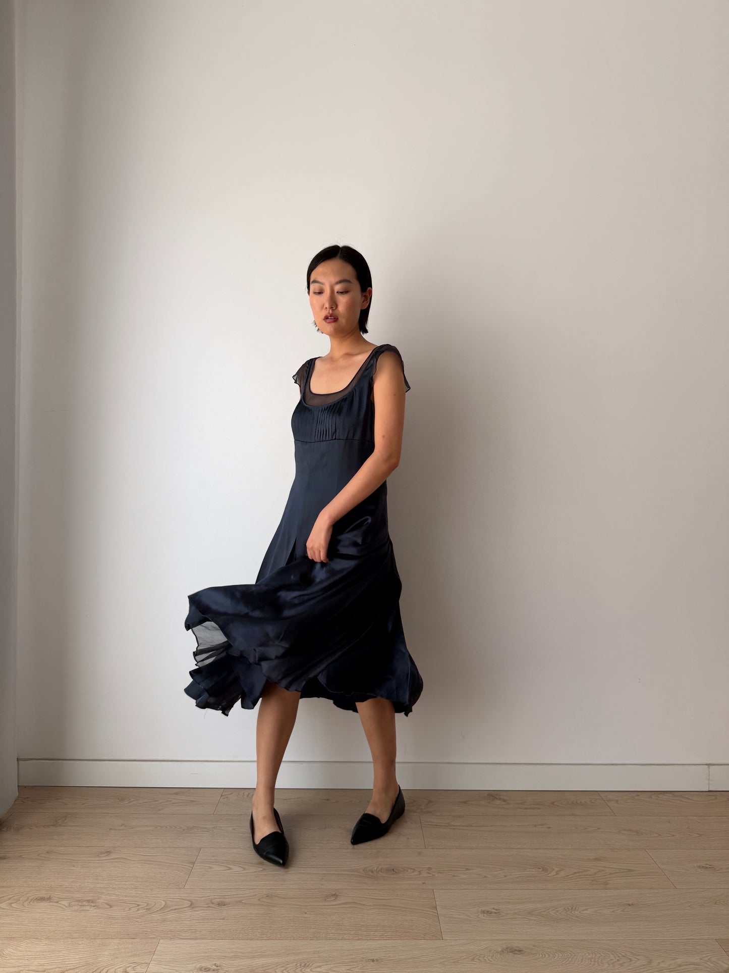 Vintage 90s Chic Y2K dark blue pure silk midi dress