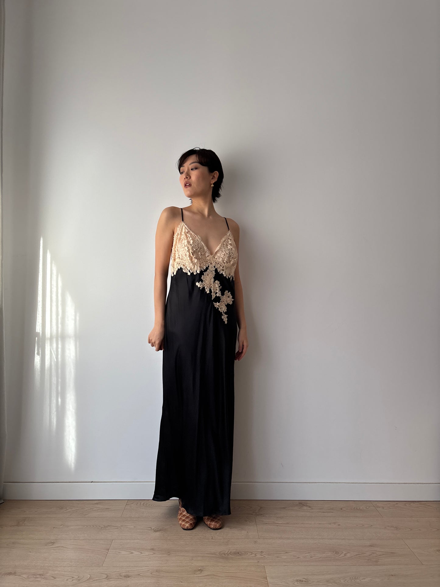 Y2K Black Silk Slip Dress: Straight Cut with Lace Embroidery for Evening