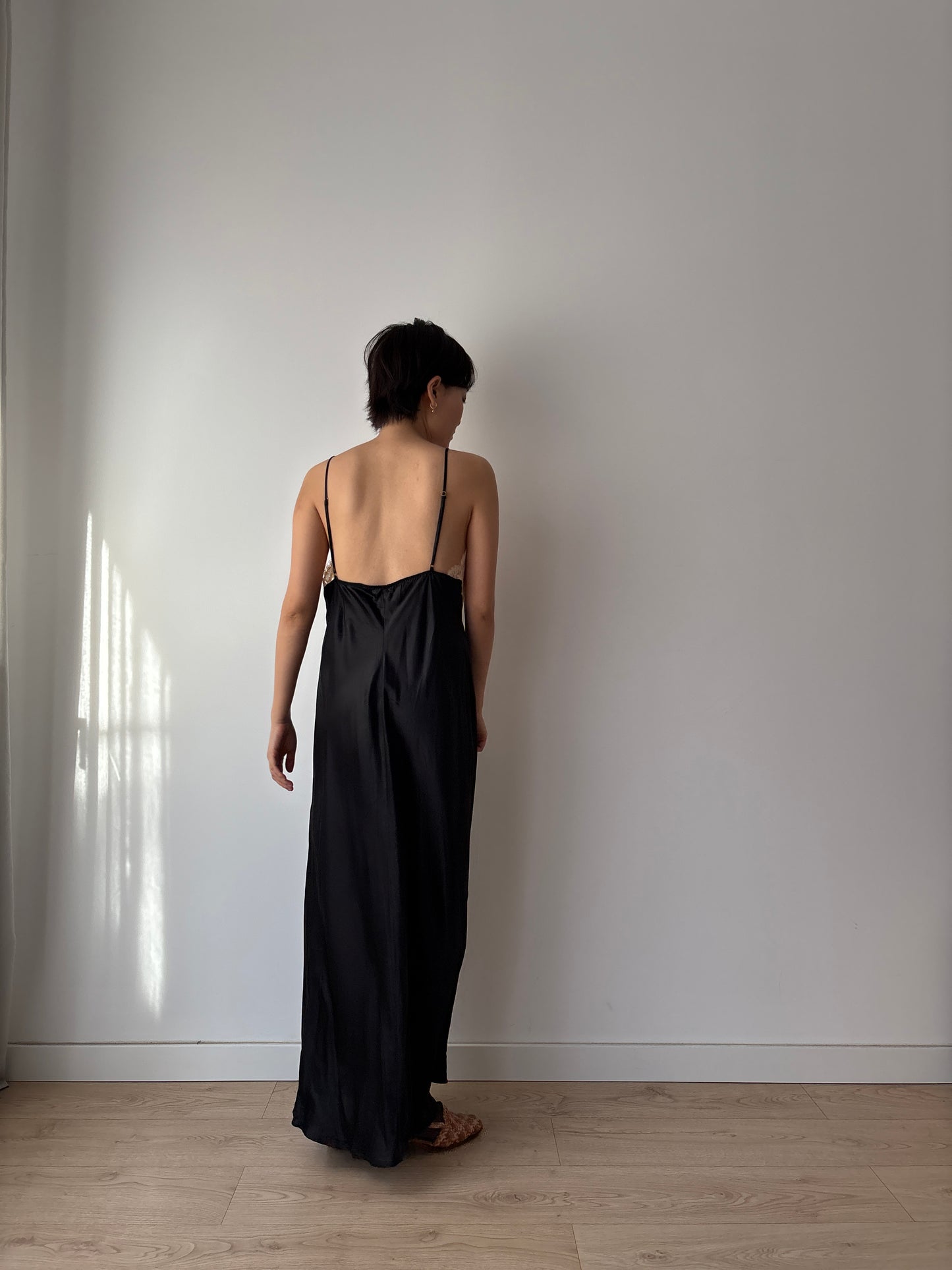 Y2K Black Silk Slip Dress: Straight Cut with Lace Embroidery for Evening