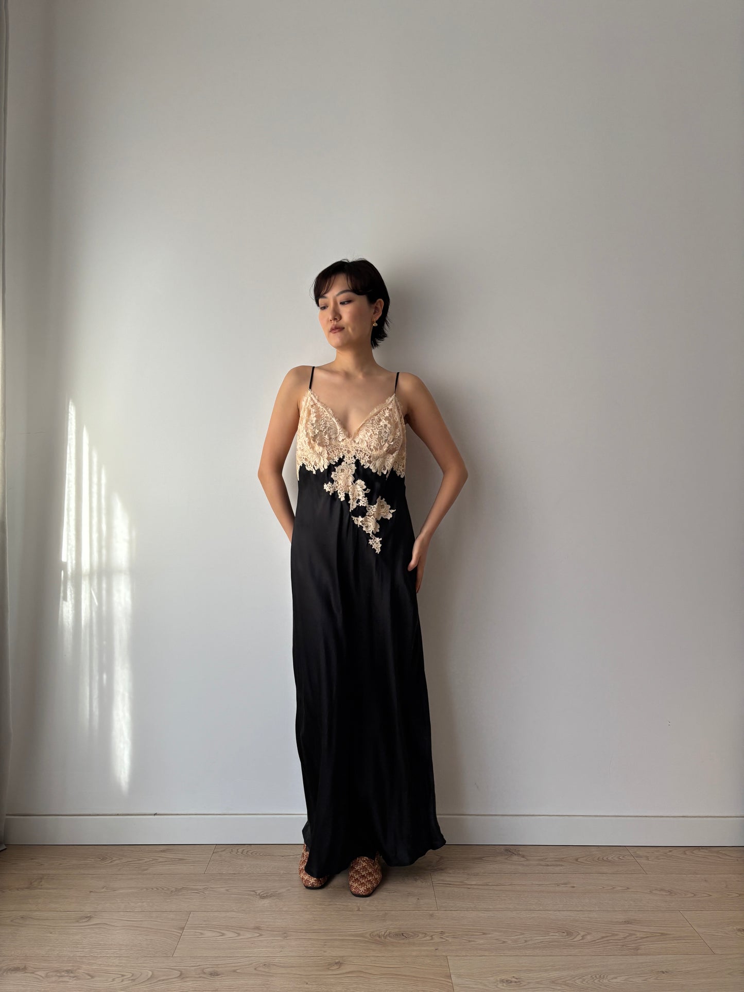 Y2K Black Silk Slip Dress: Straight Cut with Lace Embroidery for Evening