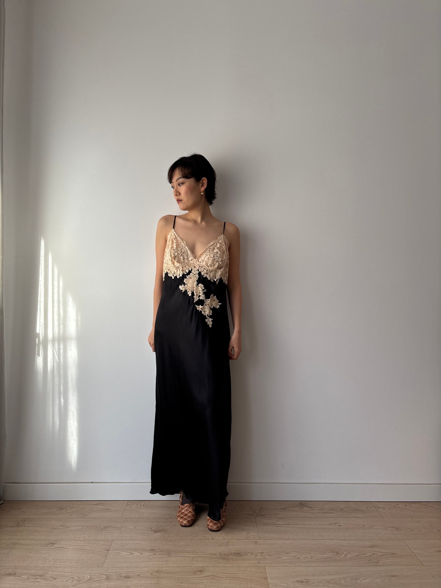Y2K Black Silk Slip Dress: Straight Cut with Lace Embroidery for Evening