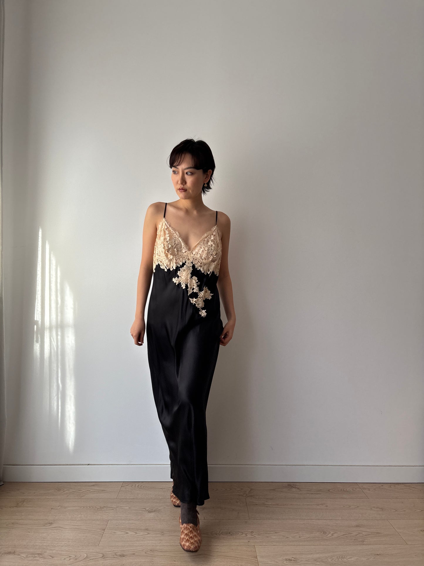 Y2K Black Silk Slip Dress: Straight Cut with Lace Embroidery for Evening