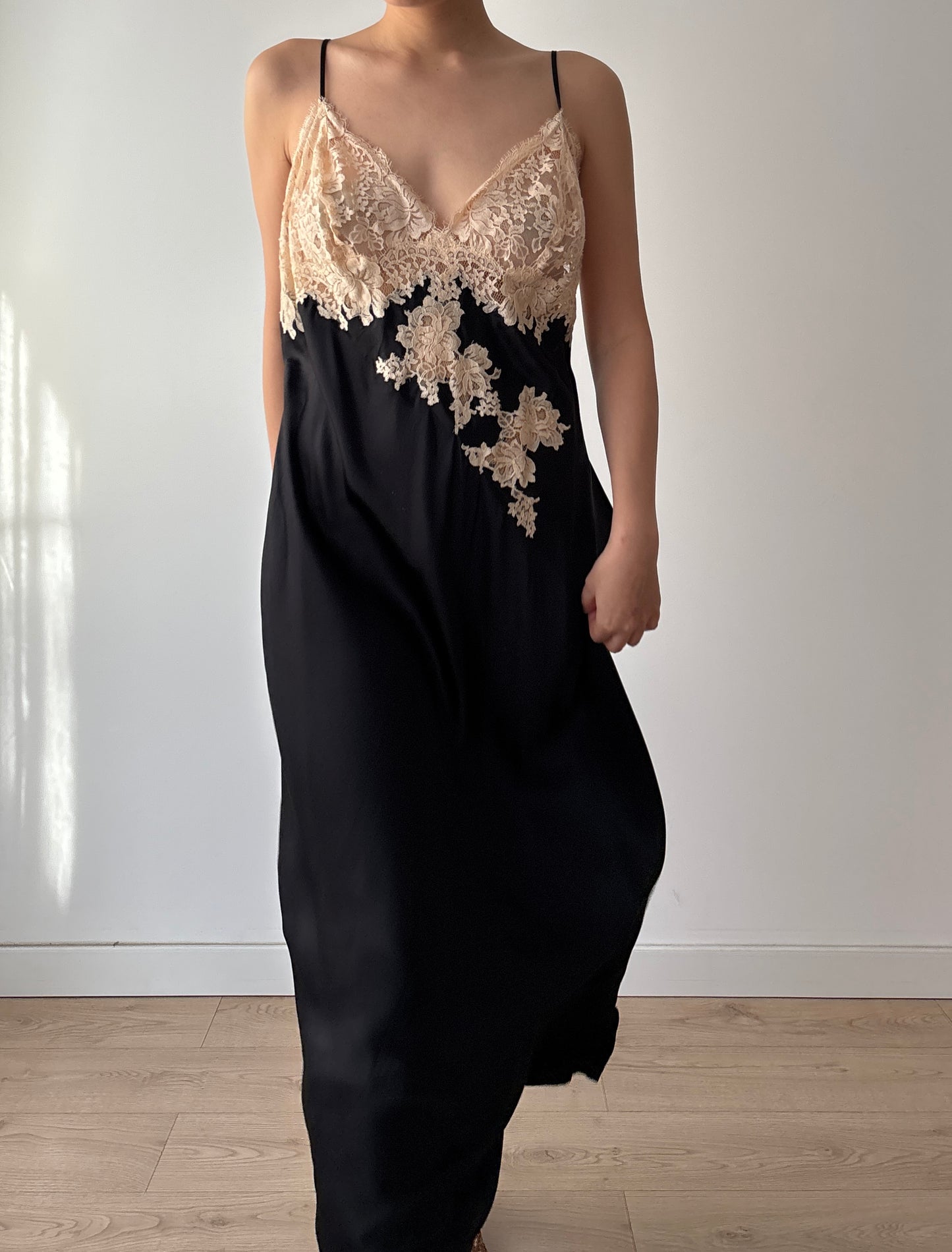 Y2K Black Silk Slip Dress: Straight Cut with Lace Embroidery for Evening