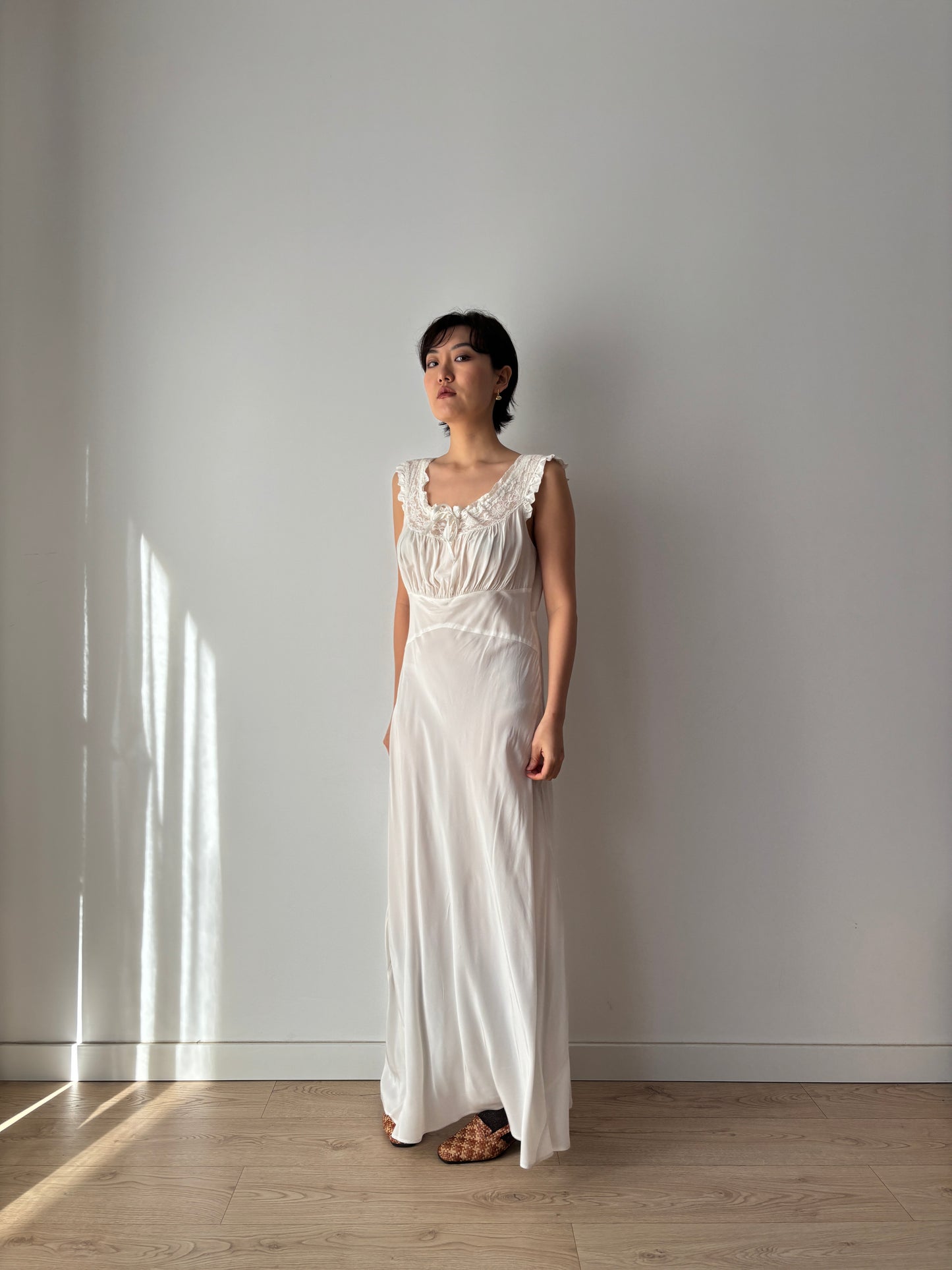 1930s Bias Cut Romantic Bridal Gown: Silk with Bow & Lace Detail