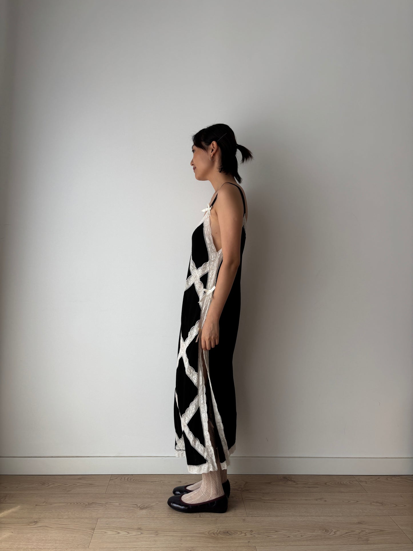 Vintage 90s Chic Y2K black cotton lace bow straight cut nightgown maxi slip dress