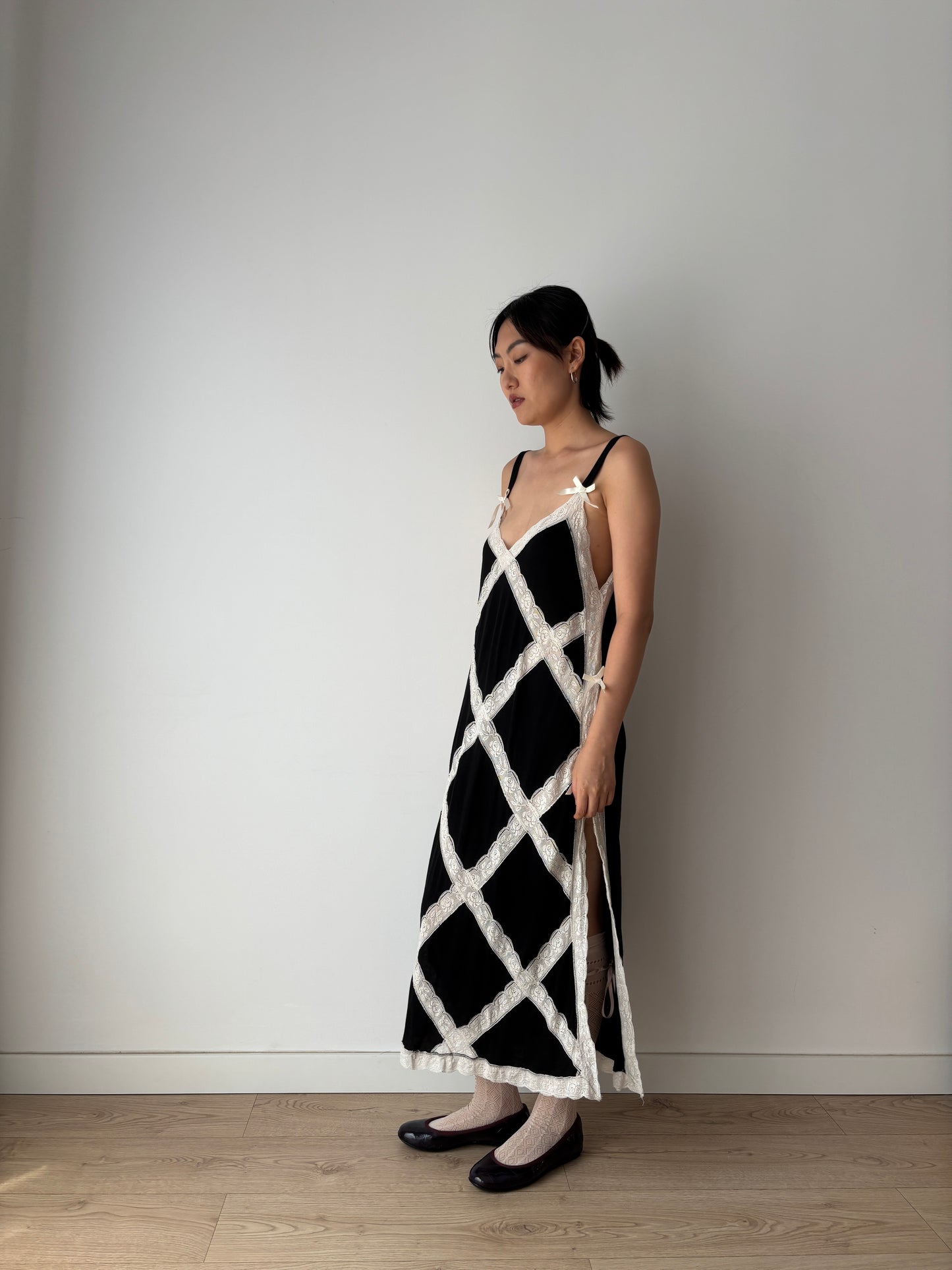 Vintage 90s Chic Y2K black cotton lace bow straight cut nightgown maxi slip dress