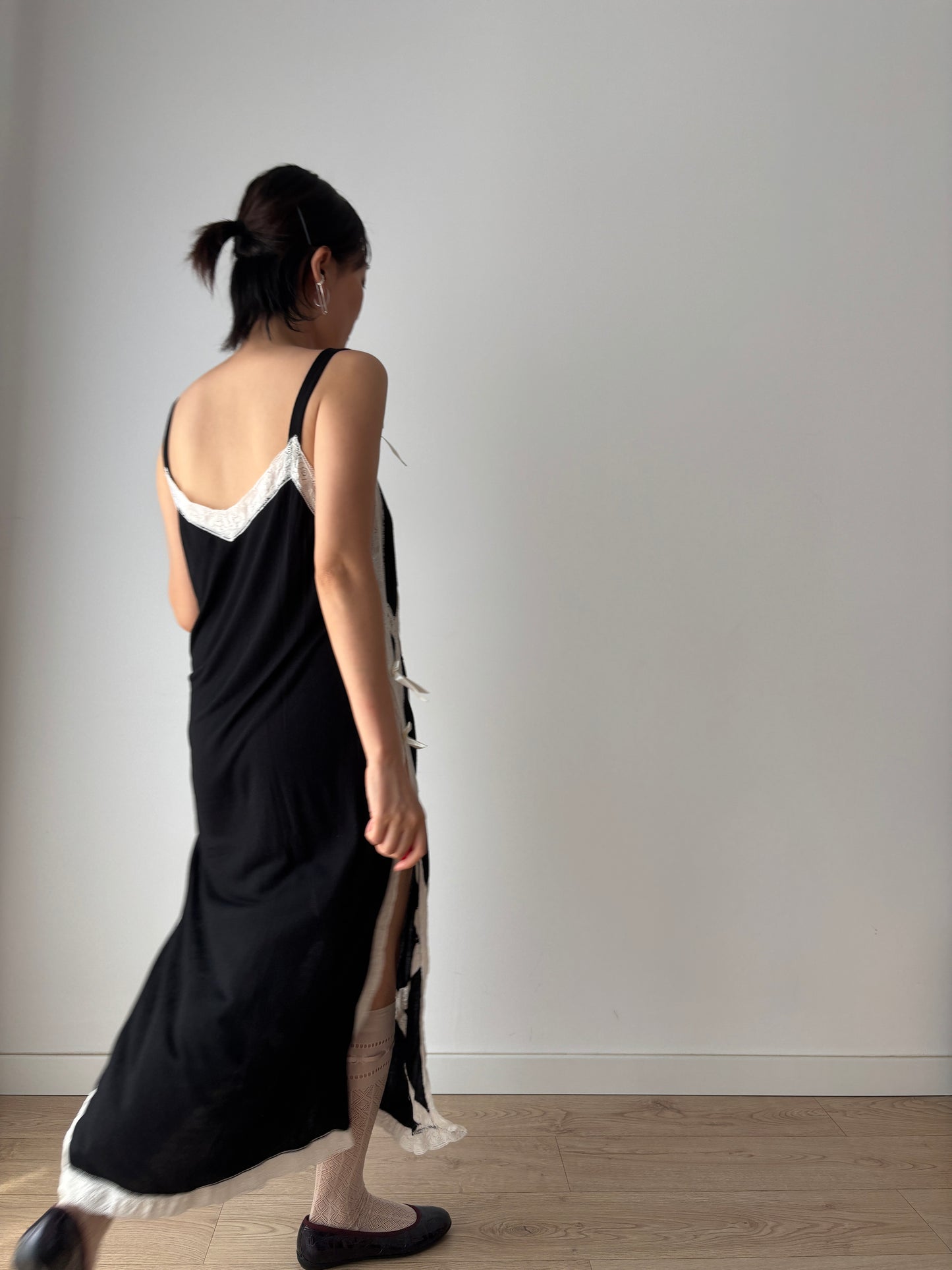 Vintage 90s Chic Y2K black cotton lace bow straight cut nightgown maxi slip dress