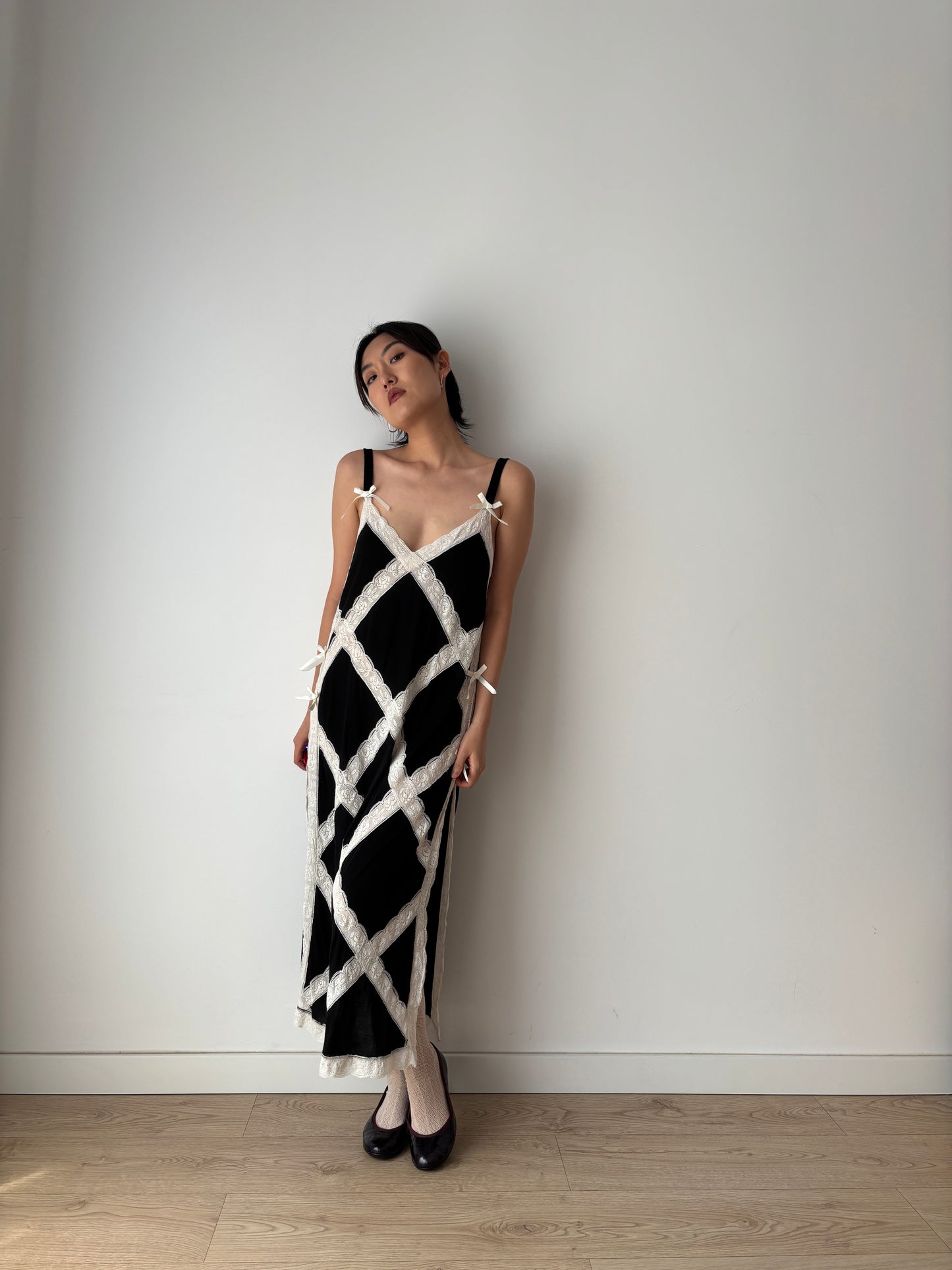 Vintage 90s Chic Y2K black cotton lace bow straight cut nightgown maxi slip dress