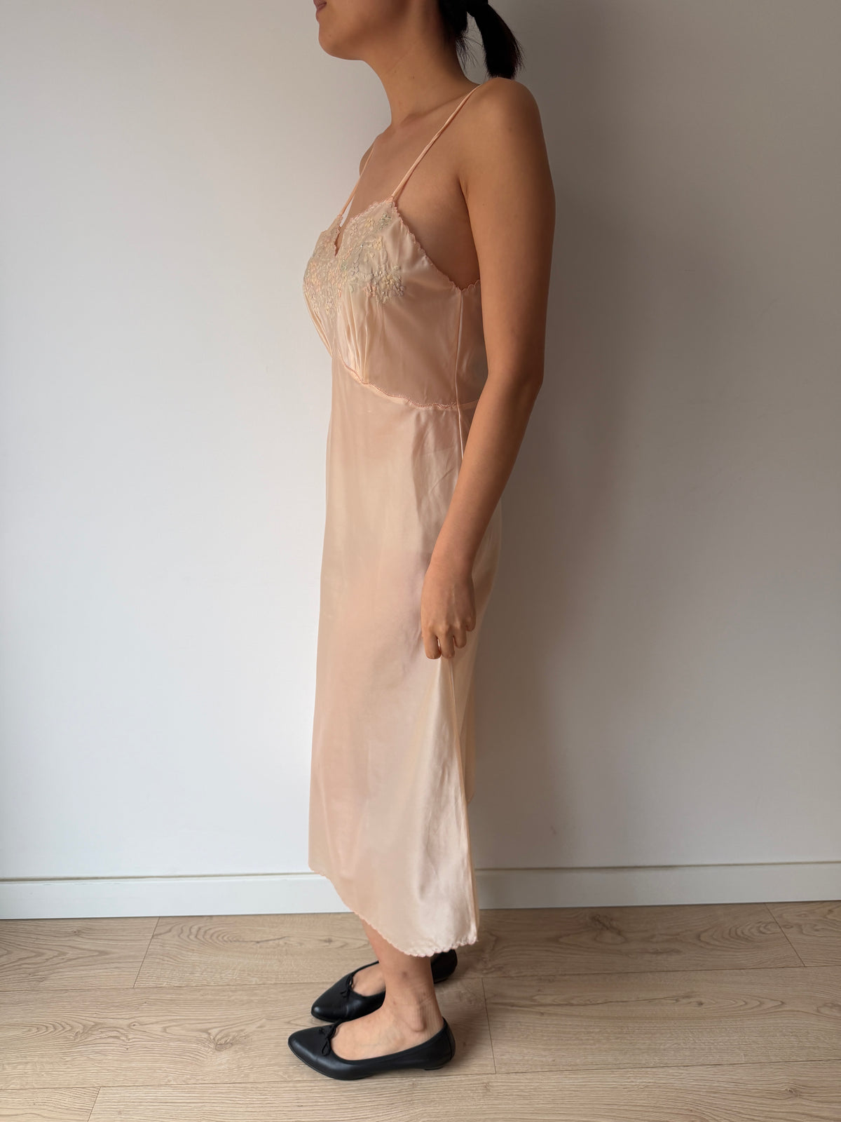 1950s–1960s Peach Pink Nylon Slip Dress, Pastel Floral Embroidery, Vintage Lingerie