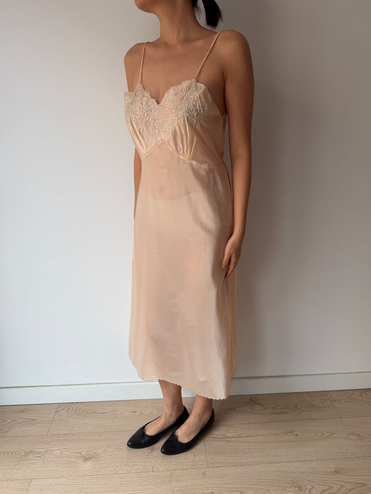 1950s–1960s Peach Pink Nylon Slip Dress, Pastel Floral Embroidery, Vintage Lingerie