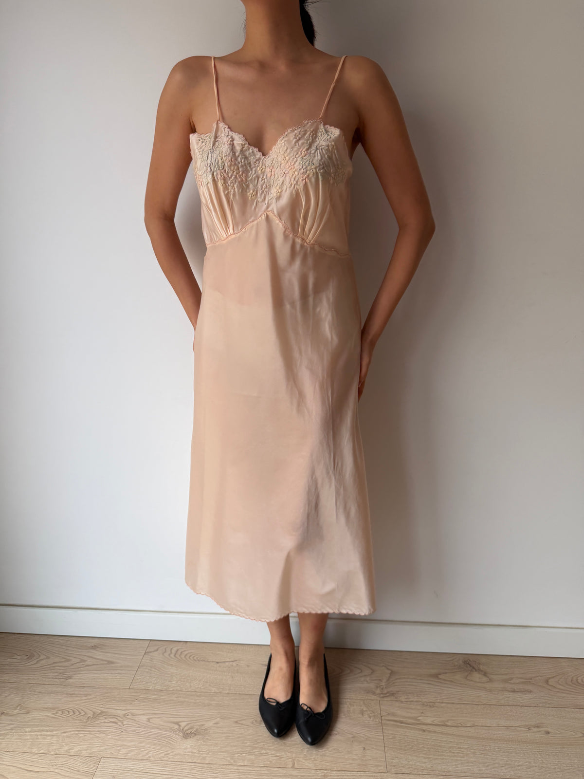 1950s–1960s Peach Pink Nylon Slip Dress, Pastel Floral Embroidery, Vintage Lingerie
