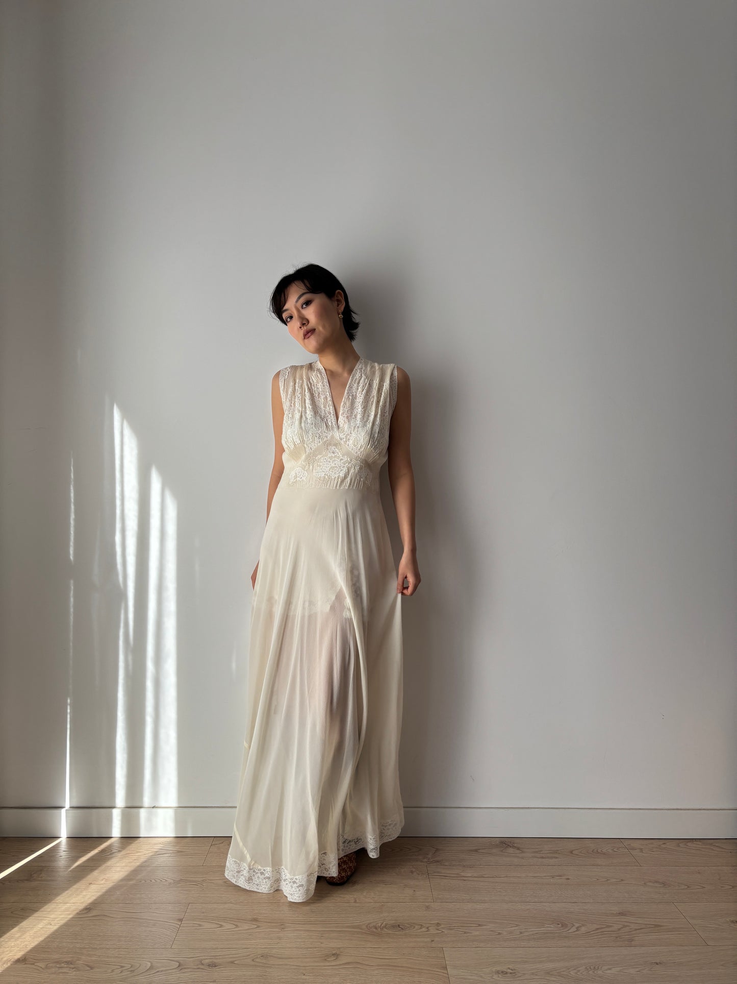 1930s Bridal Silk Chiffon Peignoir Set in White: French Lace Robe & Slip Lingerie Dress