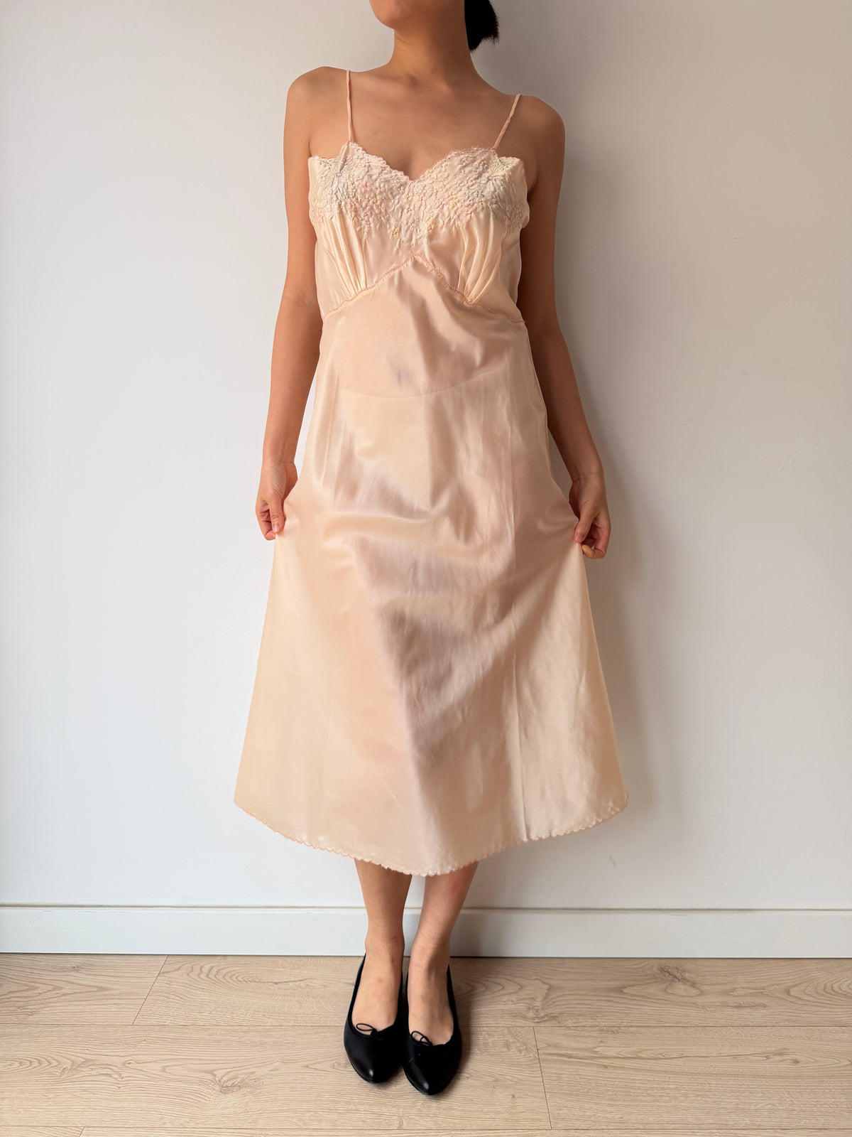 1950s–1960s Peach Pink Nylon Slip Dress, Pastel Floral Embroidery, Vintage Lingerie