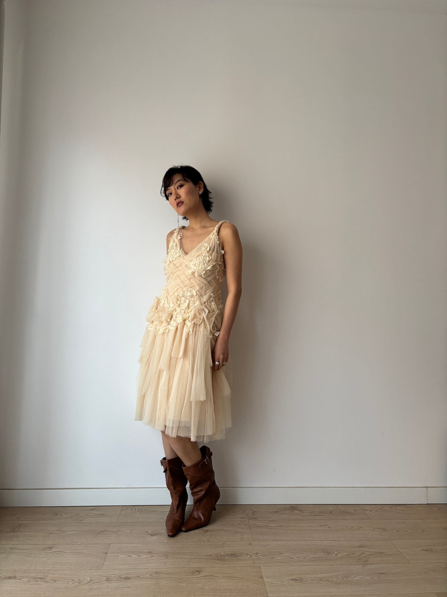 Y2K Romantic Organza Dress: Lace Appliqué Roses, Crisscross Bodice, Layered Skirt & Twisted Straps