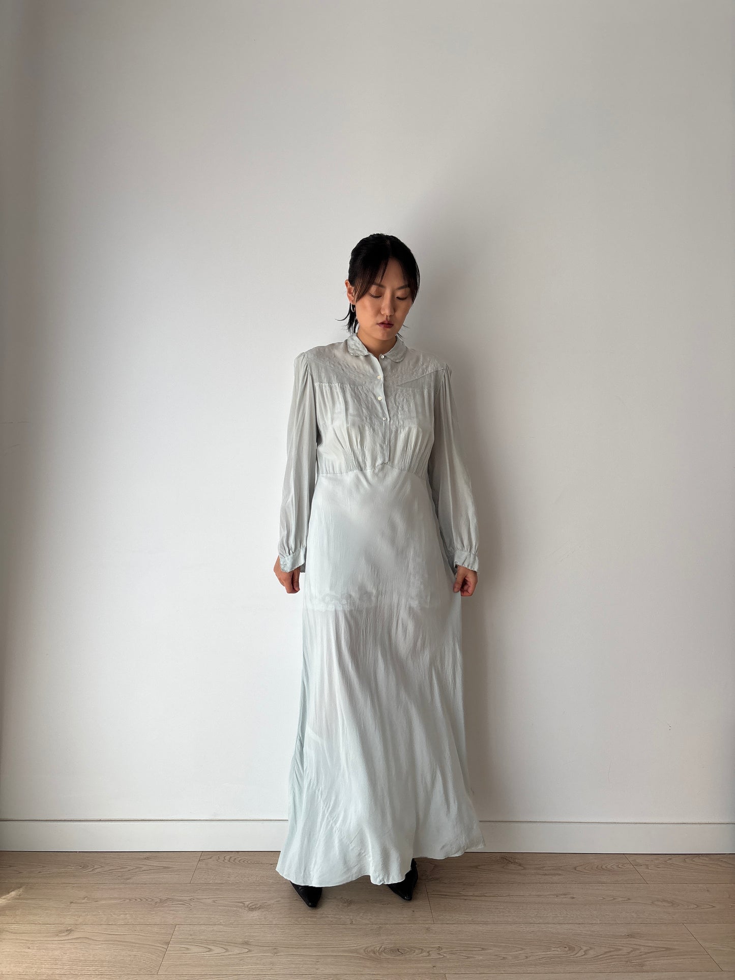 1930s Antique Blue Bias Cut Negligee Pure Silk Crepe Embroidery Nightgown