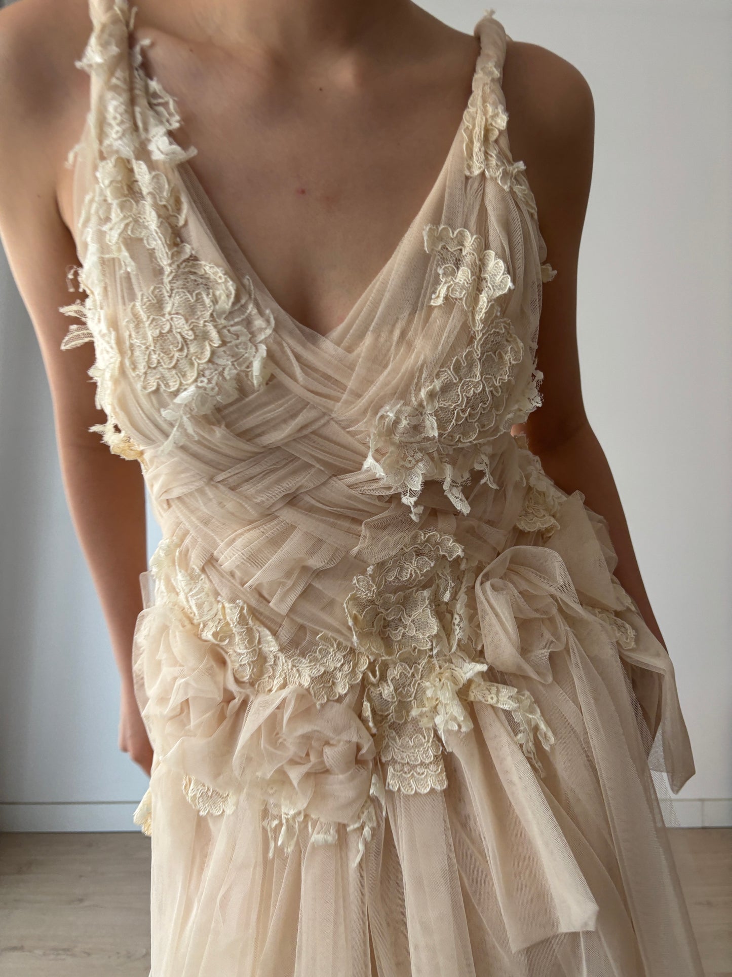 Y2K Romantic Organza Dress: Lace Appliqué Roses, Crisscross Bodice, Layered Skirt & Twisted Straps