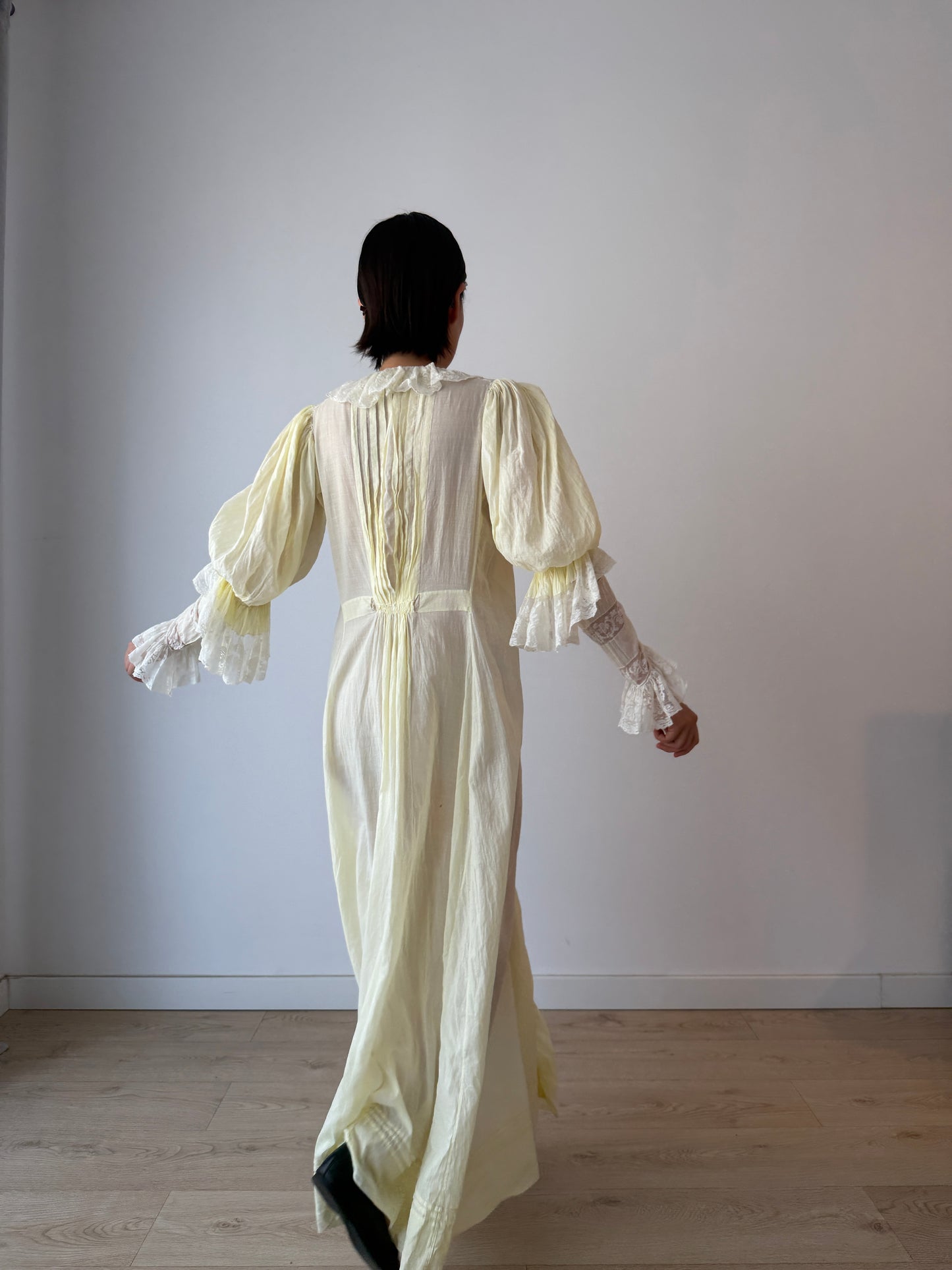 Antique 1900s 1910s Edwardian Cotton Yellow Nightgown with Leg-of-mutton Bishop sleeves and layered lace flounce cuffs