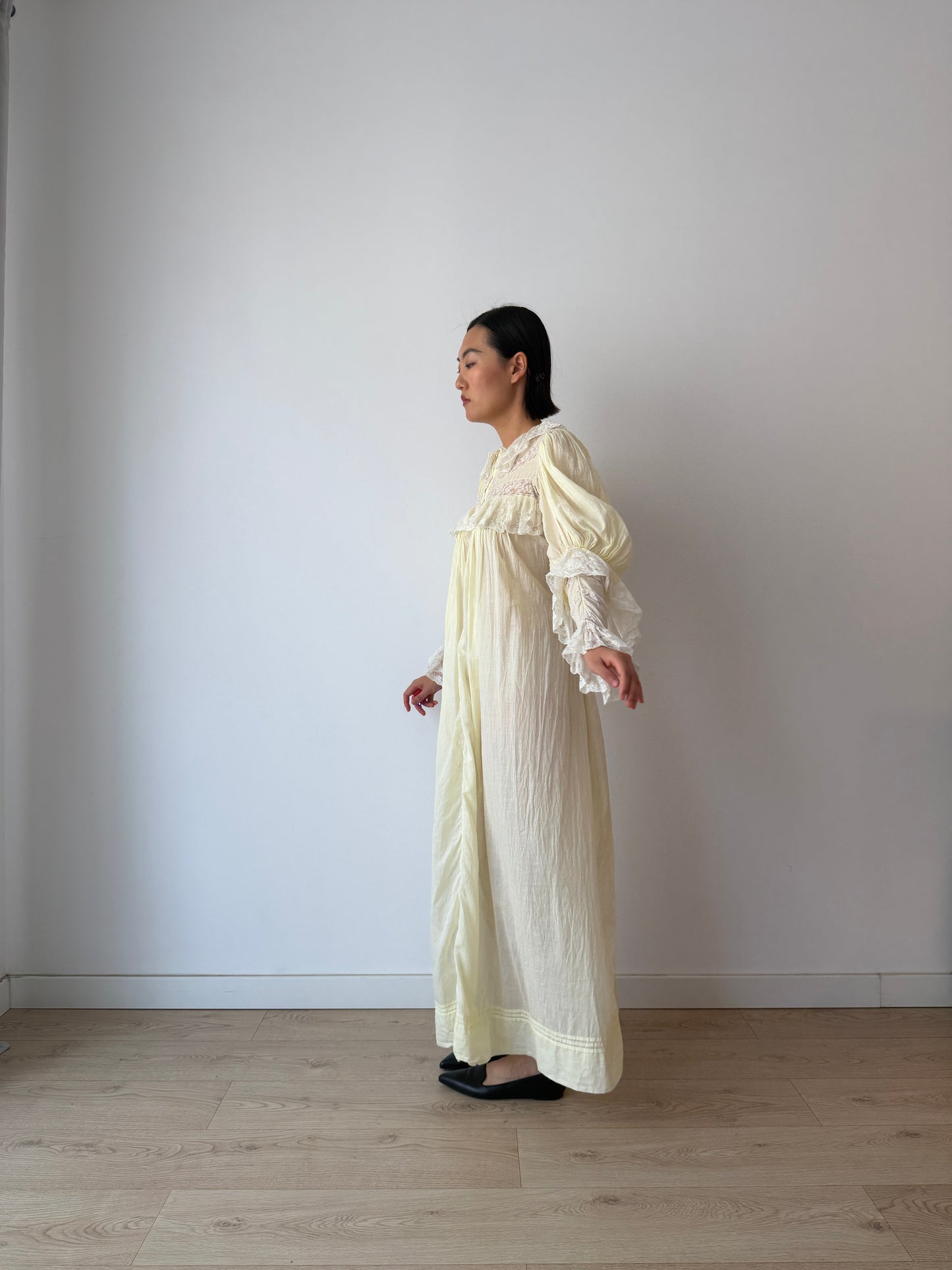 Antique 1900s 1910s Edwardian Cotton Yellow Nightgown with Leg-of-mutton Bishop sleeves and layered lace flounce cuffs
