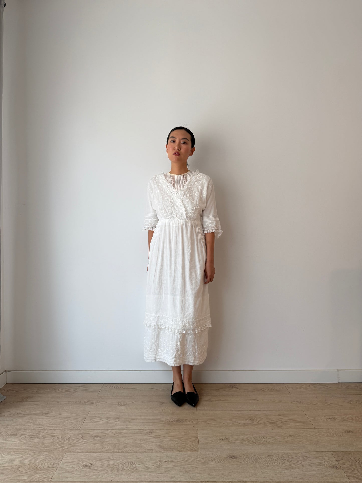 Antique 1905s 1915s Edwardian white cotton tea dress, French lace lawn dress, Romantic edwardian day dress