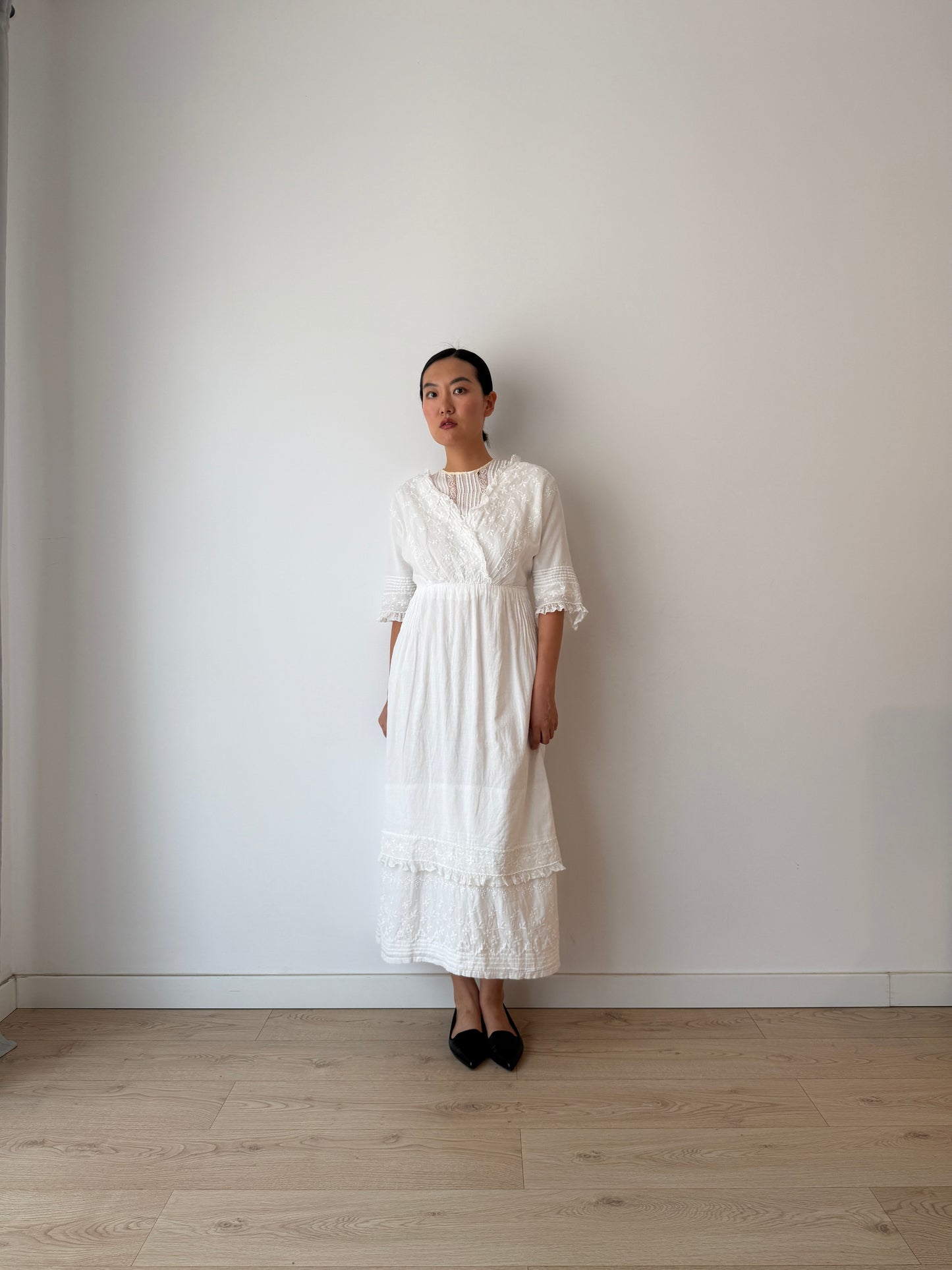Antique 1905s 1915s Edwardian white cotton tea dress, French lace lawn dress, Romantic edwardian day dress