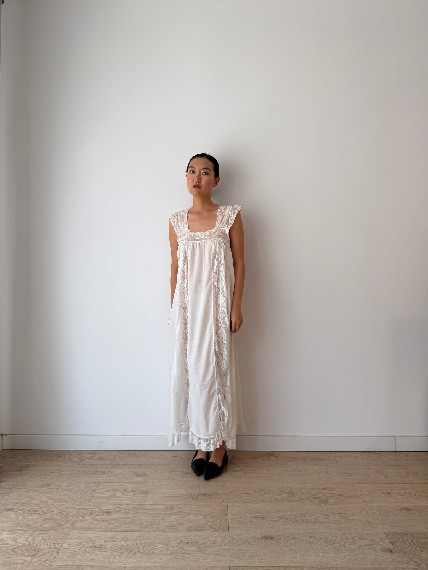 Antique Romantic White Cotton Lace Renaissance Edwardian Nightdress, Vintage French Parisian Romantic Floral Bridal Slip Dress