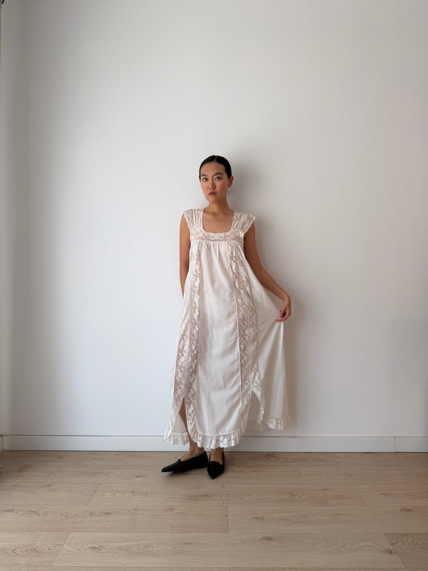 Antique Romantic White Cotton Lace Renaissance Edwardian Nightdress, Vintage French Parisian Romantic Floral Bridal Slip Dress