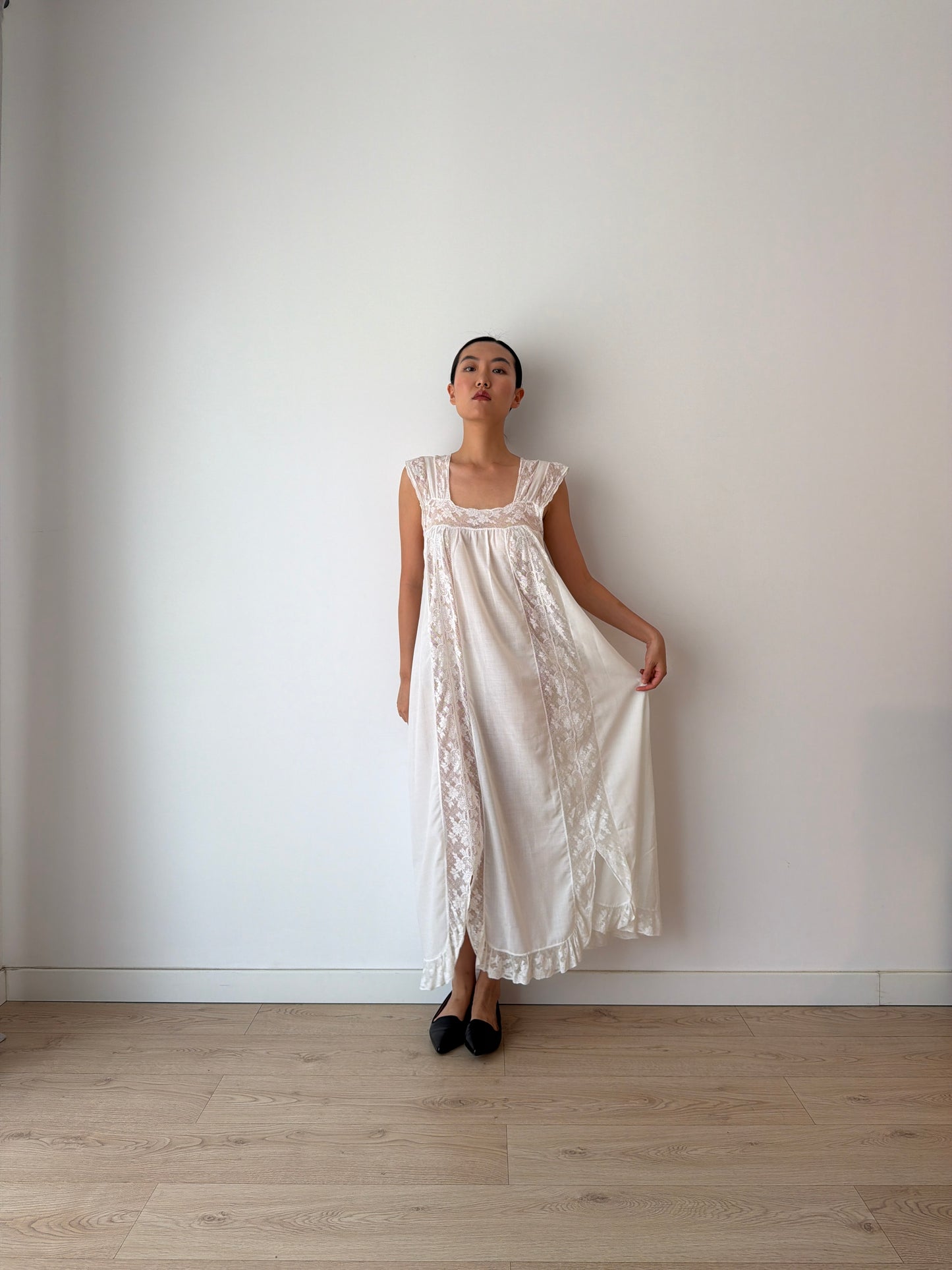Antique Romantic White Cotton Lace Renaissance Edwardian Nightdress, Vintage French Parisian Romantic Floral Bridal Slip Dress
