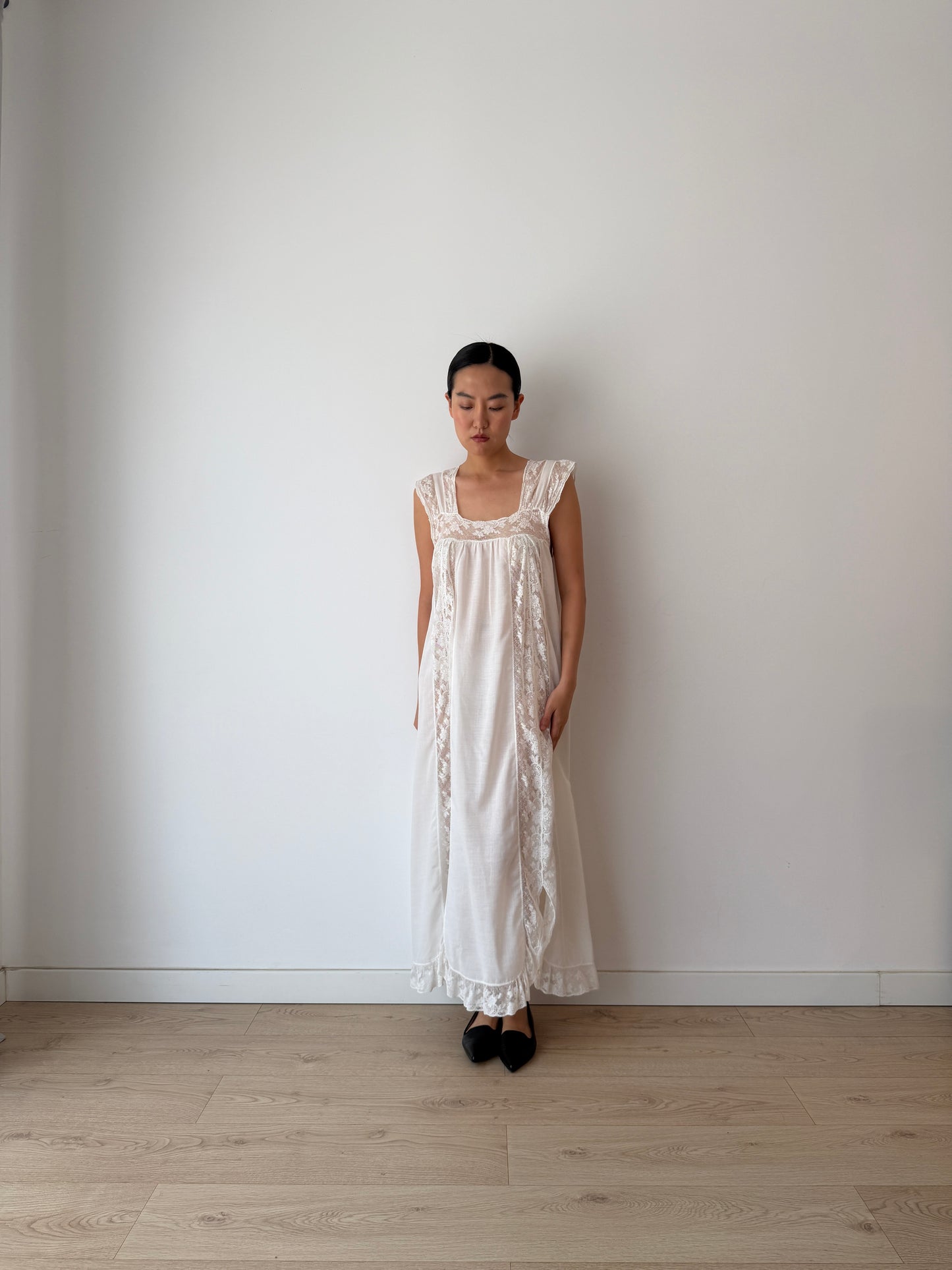Antique Romantic White Cotton Lace Renaissance Edwardian Nightdress, Vintage French Parisian Romantic Floral Bridal Slip Dress