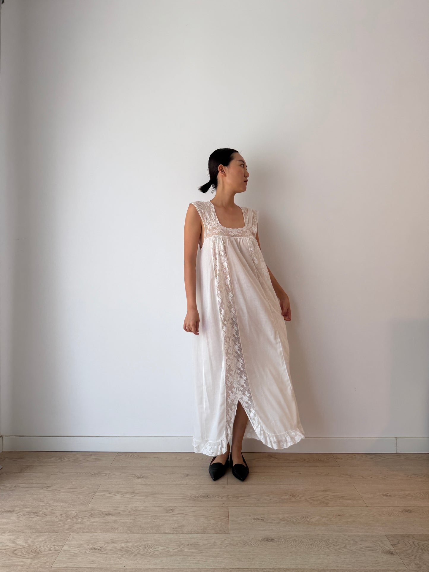 Antique Romantic White Cotton Lace Renaissance Edwardian Nightdress, Vintage French Parisian Romantic Floral Bridal Slip Dress