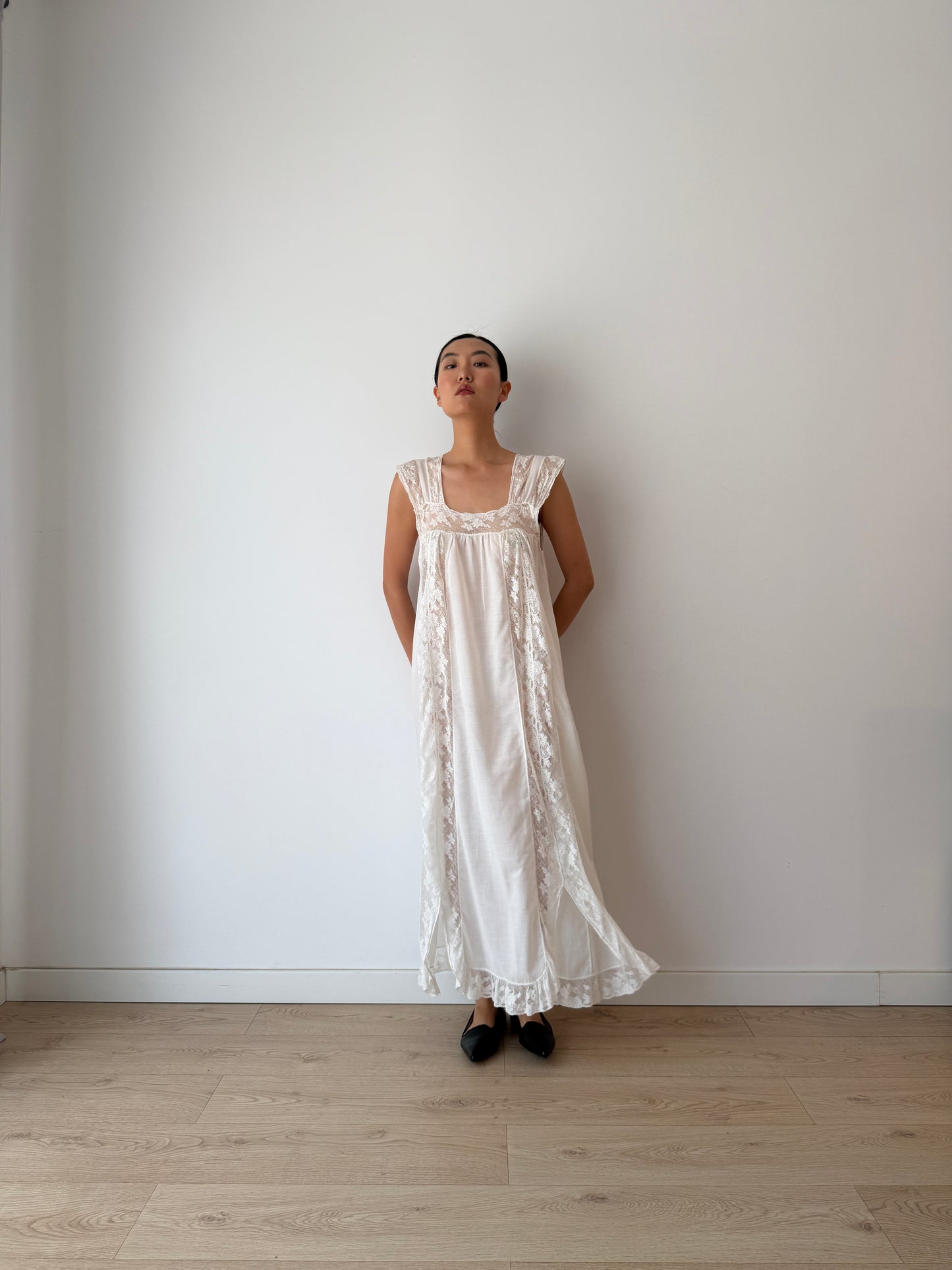 Antique Romantic White Cotton Lace Renaissance Edwardian Nightdress, Vintage French Parisian Romantic Floral Bridal Slip Dress