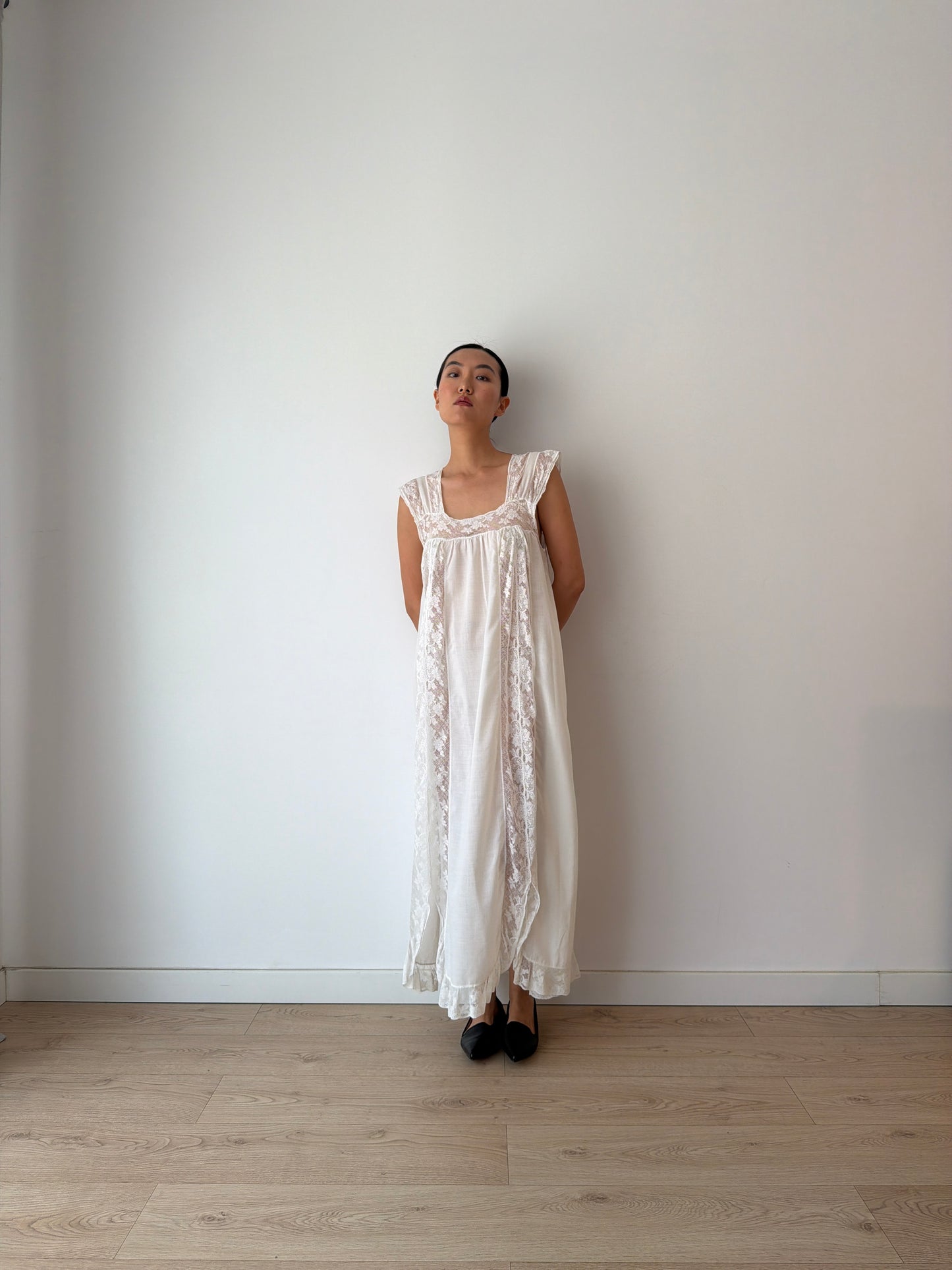 Antique Romantic White Cotton Lace Renaissance Edwardian Nightdress, Vintage French Parisian Romantic Floral Bridal Slip Dress