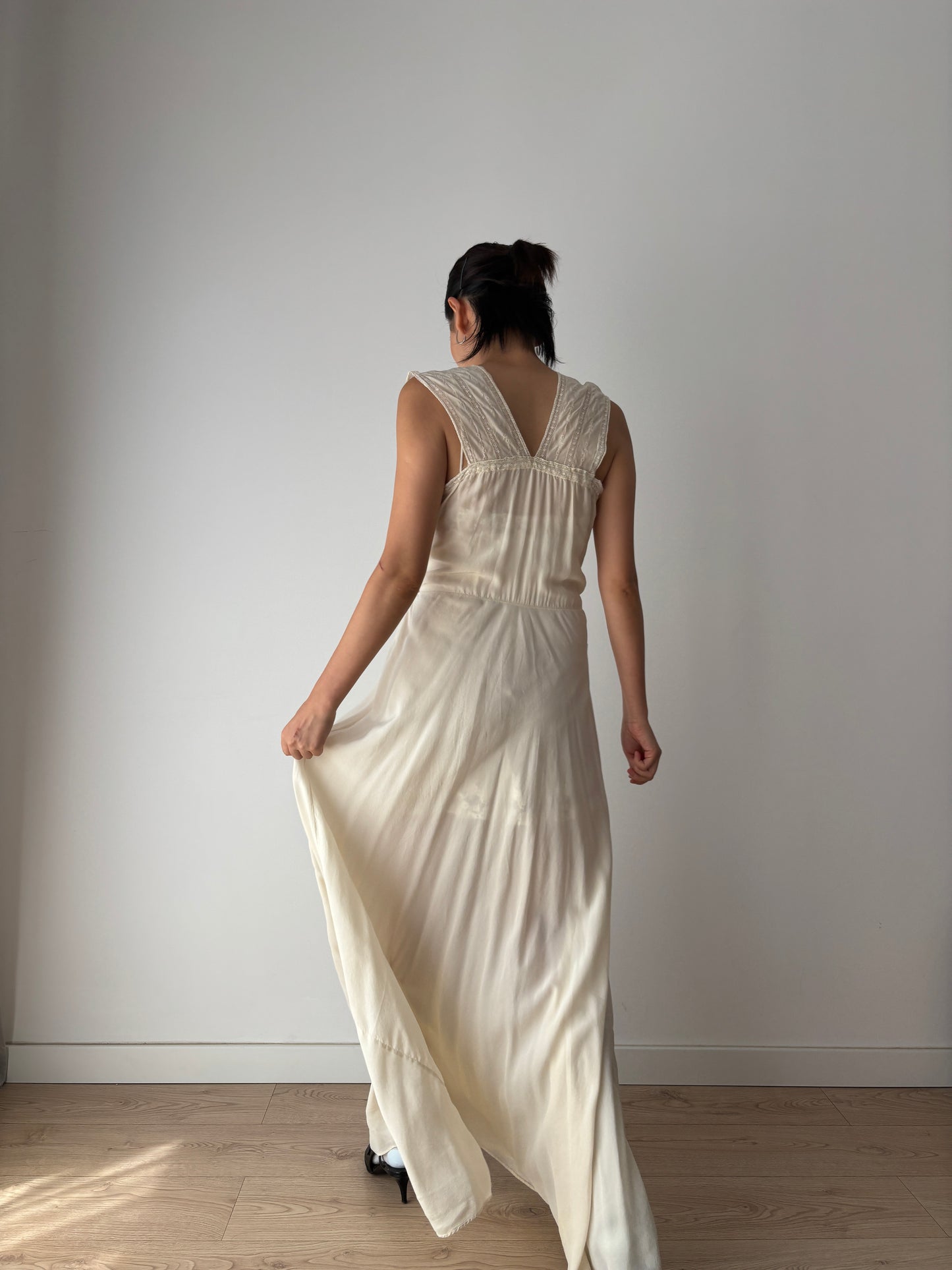 1930s Antique Bias Cut lace White Cream Pure Silk Lace Embroidered Bridal Gown