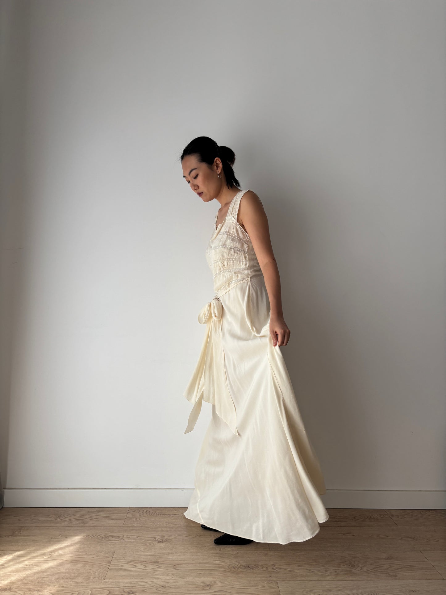 1930s Antique Bias Cut lace White Cream Pure Silk Lace Embroidered Bridal Gown